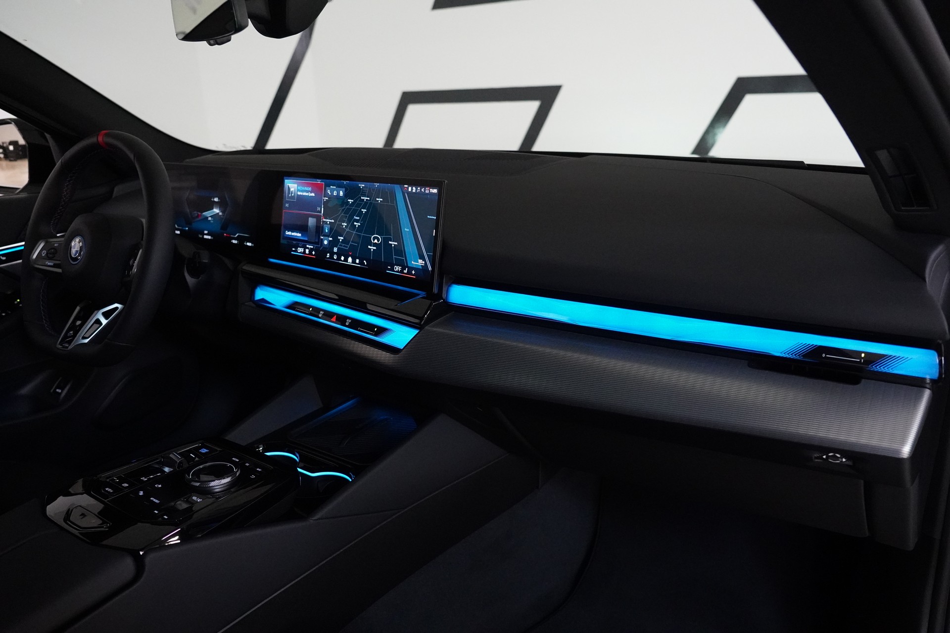 BMW i5 M60 Touring M Sport Pro - 17