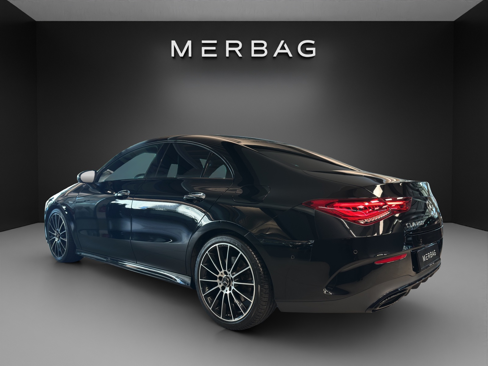 MERCEDES-BENZ CLA 250 AMG Line 4Matic - 4