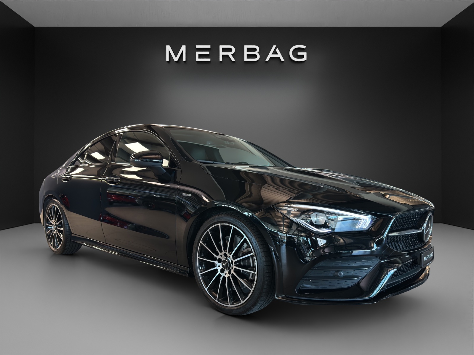 MERCEDES-BENZ CLA 250 AMG Line 4Matic