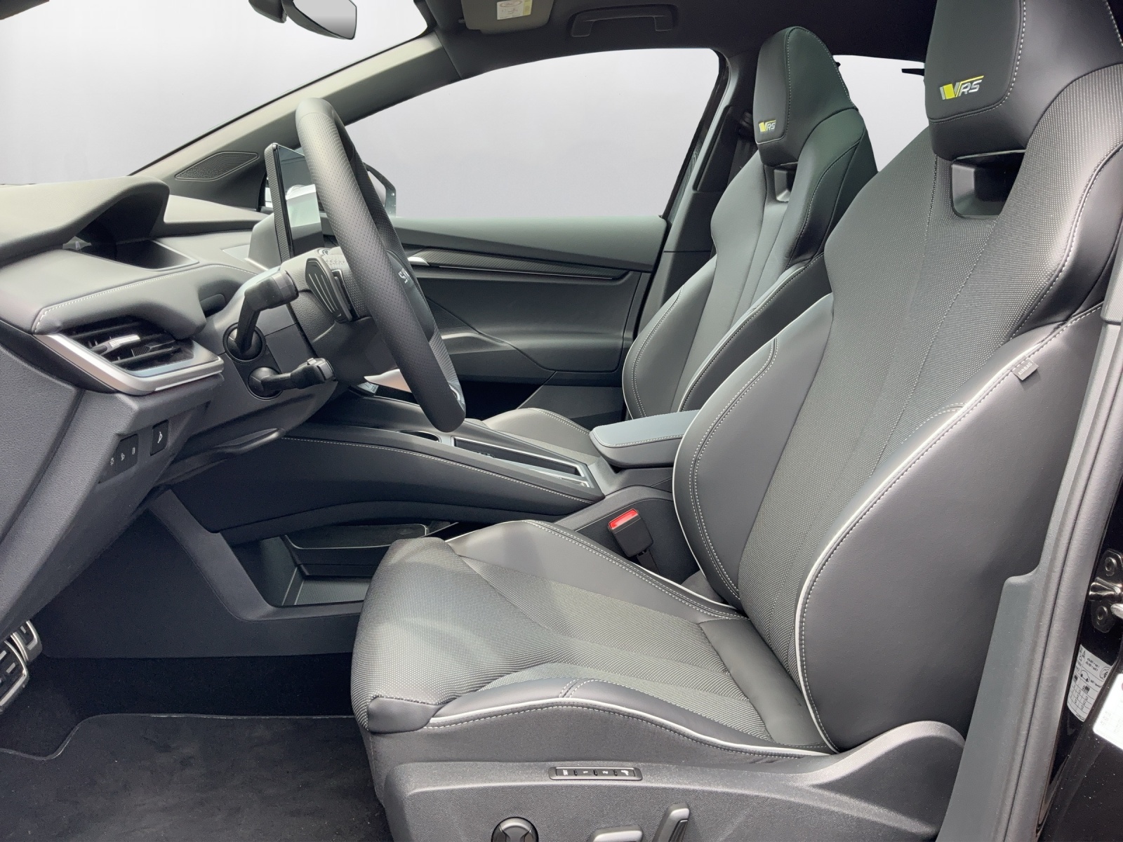 SKODA Enyaq 4x4 RS - 10