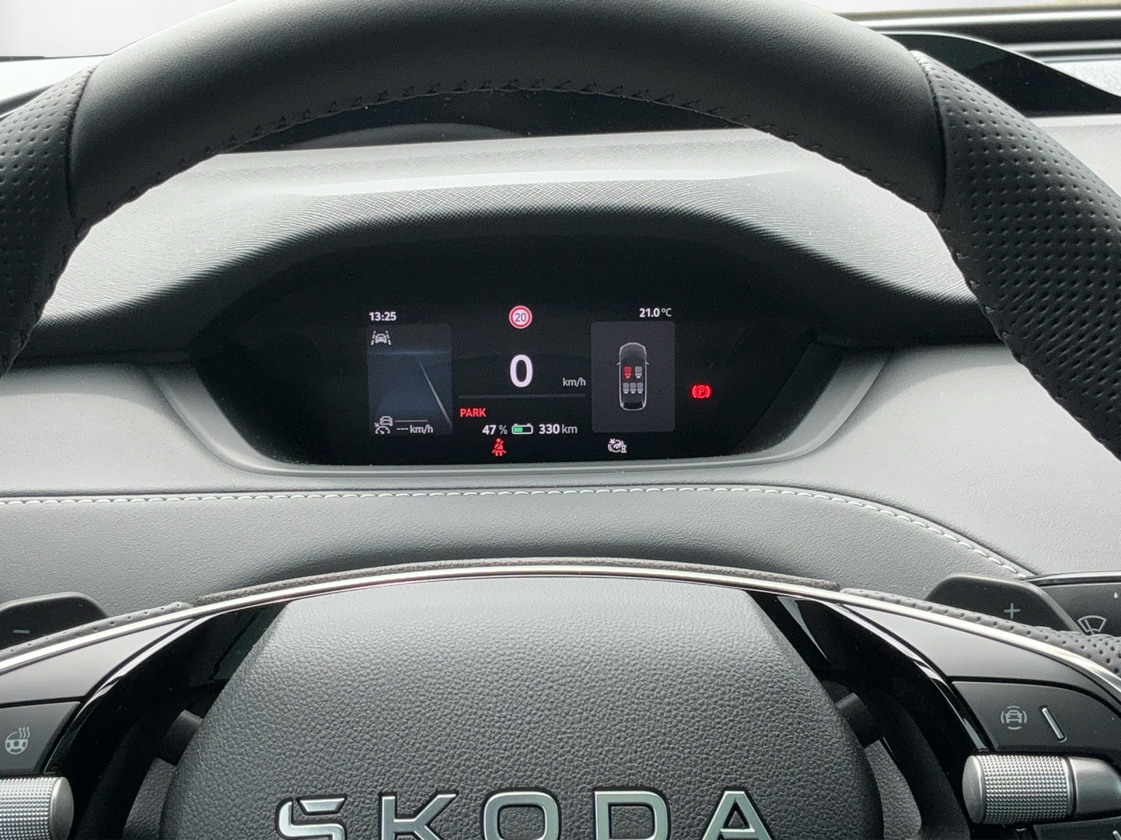 SKODA Enyaq 4x4 RS - 8