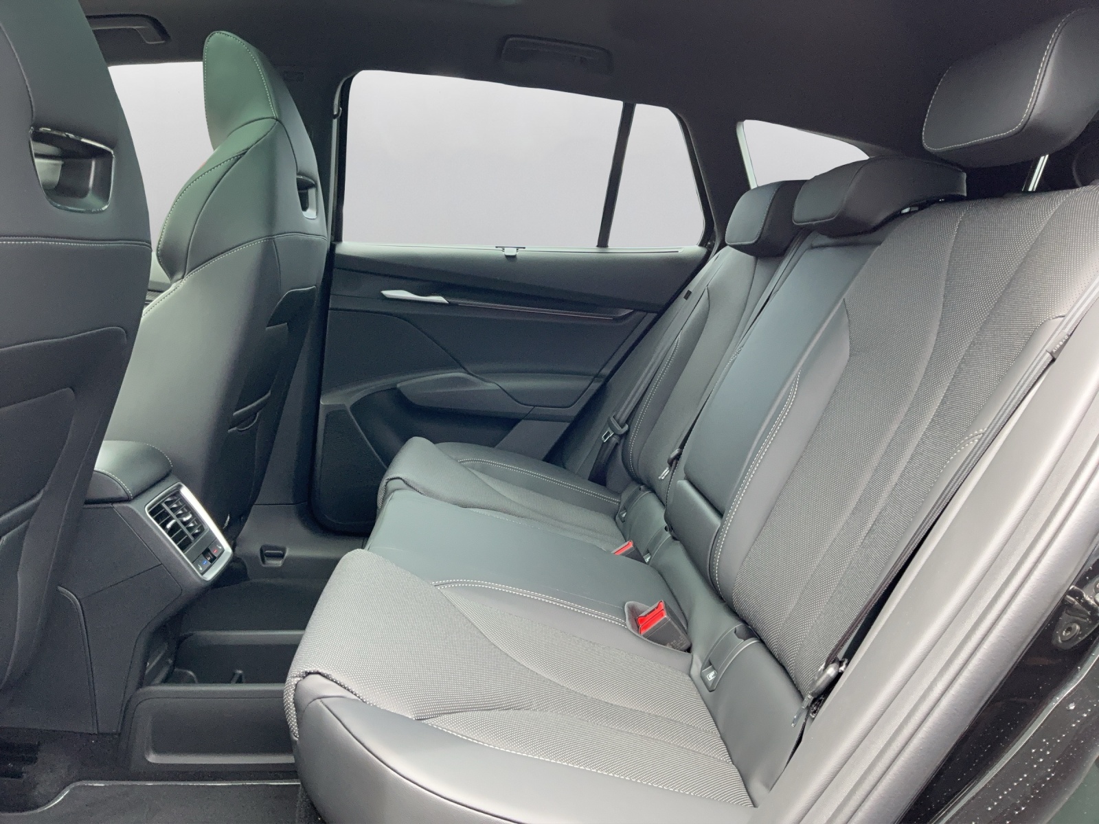 SKODA Enyaq 4x4 RS - 11