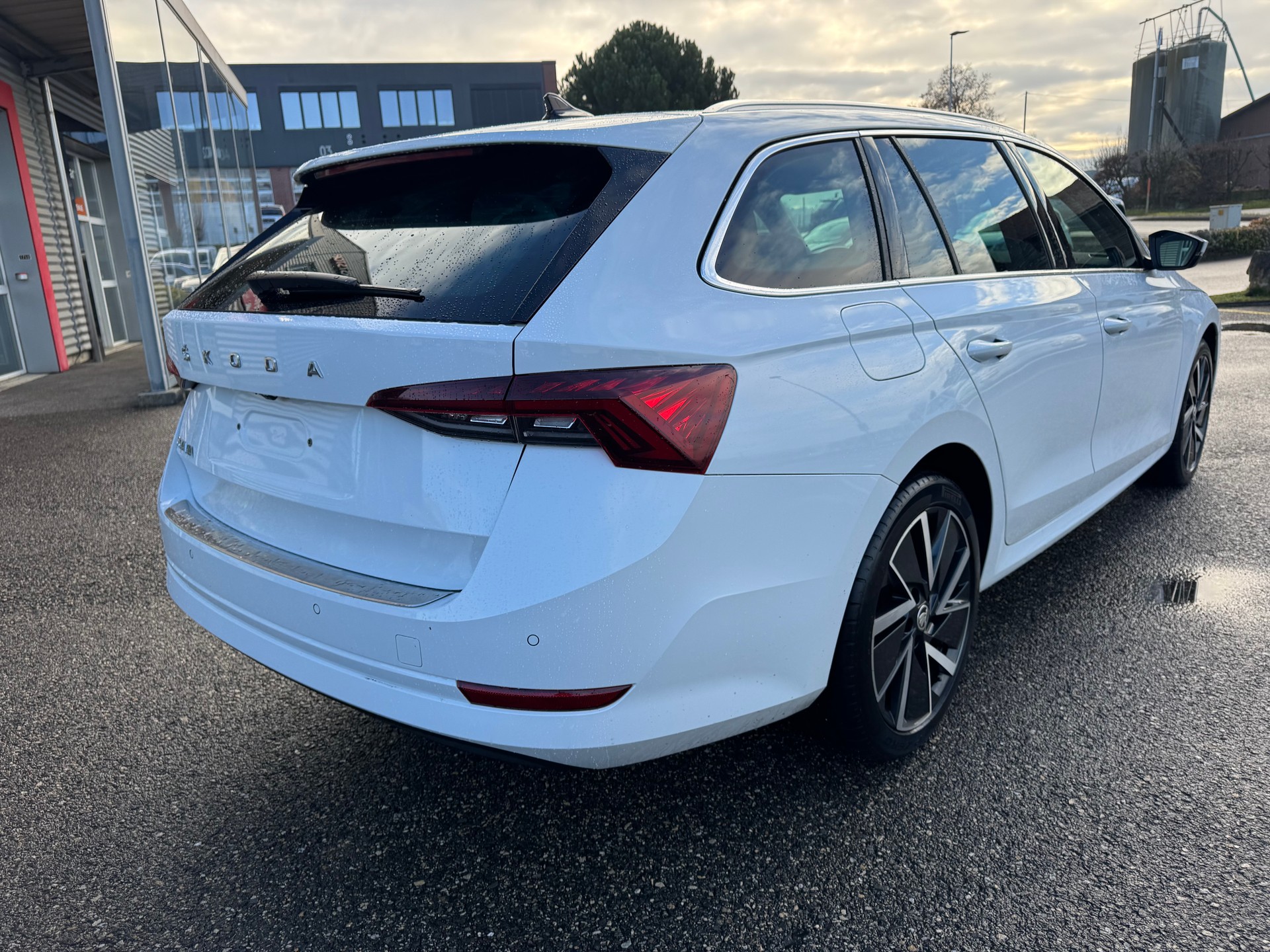 SKODA Octavia Combi 1.4 TSI PHEV DSG Style - 4