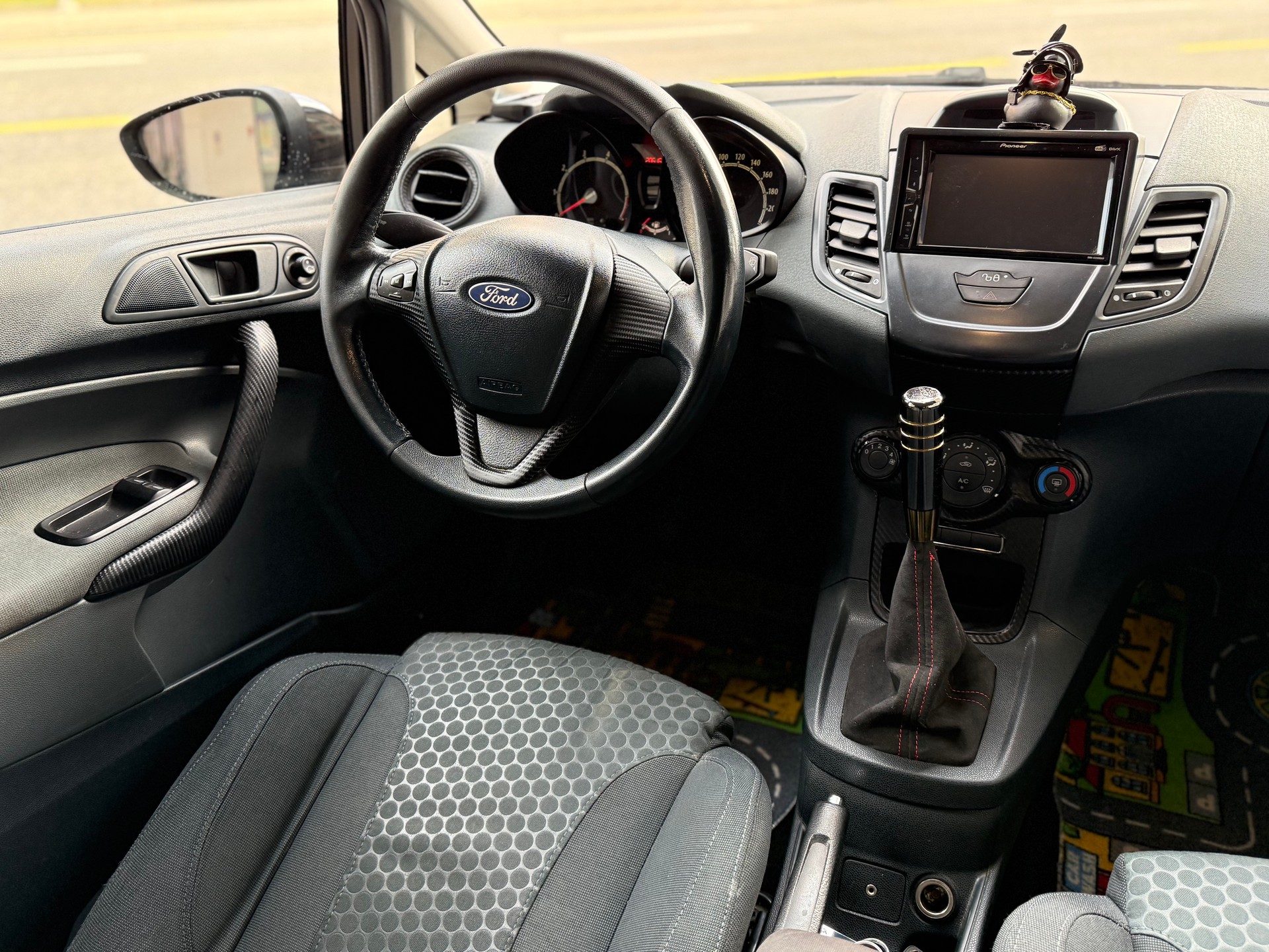 FORD Fiesta 1.6 16V Titanium - 9