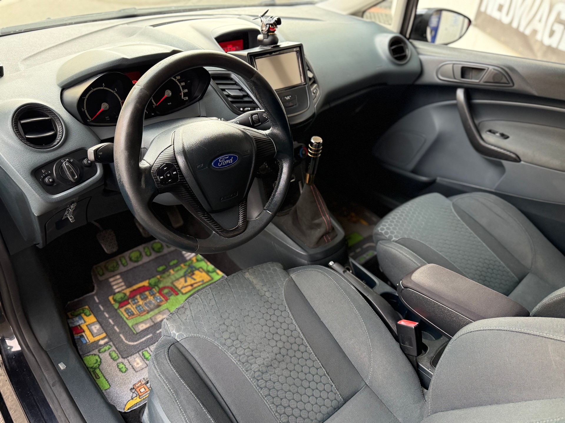 FORD Fiesta 1.6 16V Titanium - 10