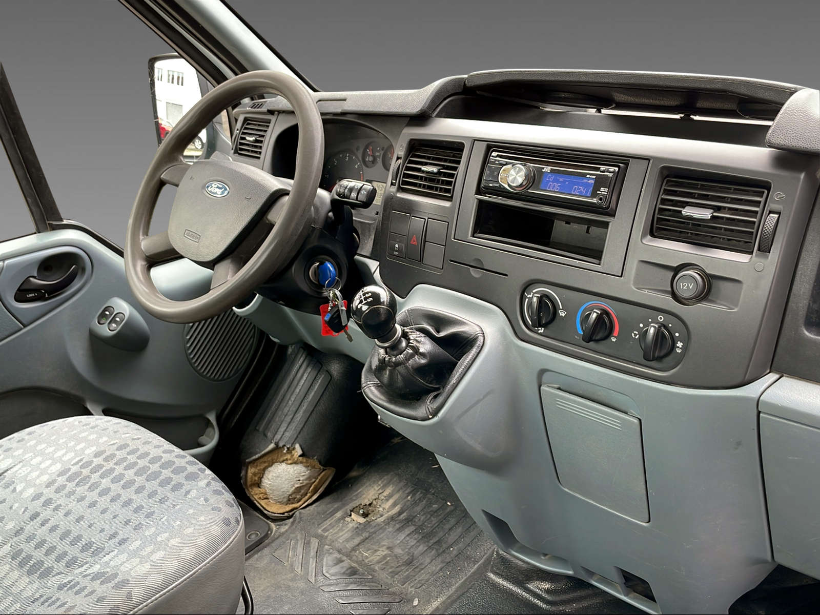 FORD Transit 2.4 TDCi 350 M - 8