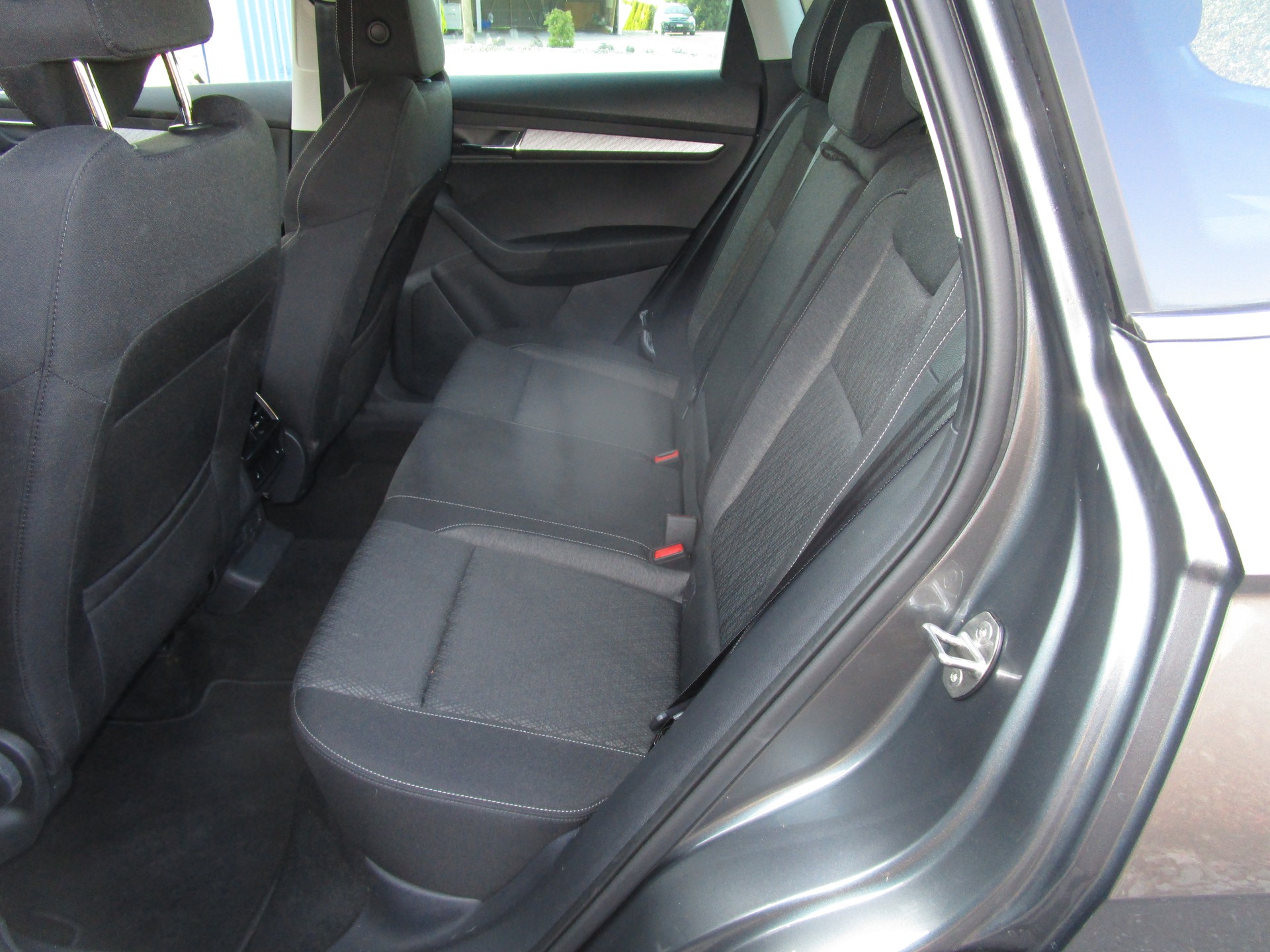 SKODA Karoq 1.5 TSI Selection DSG - 11