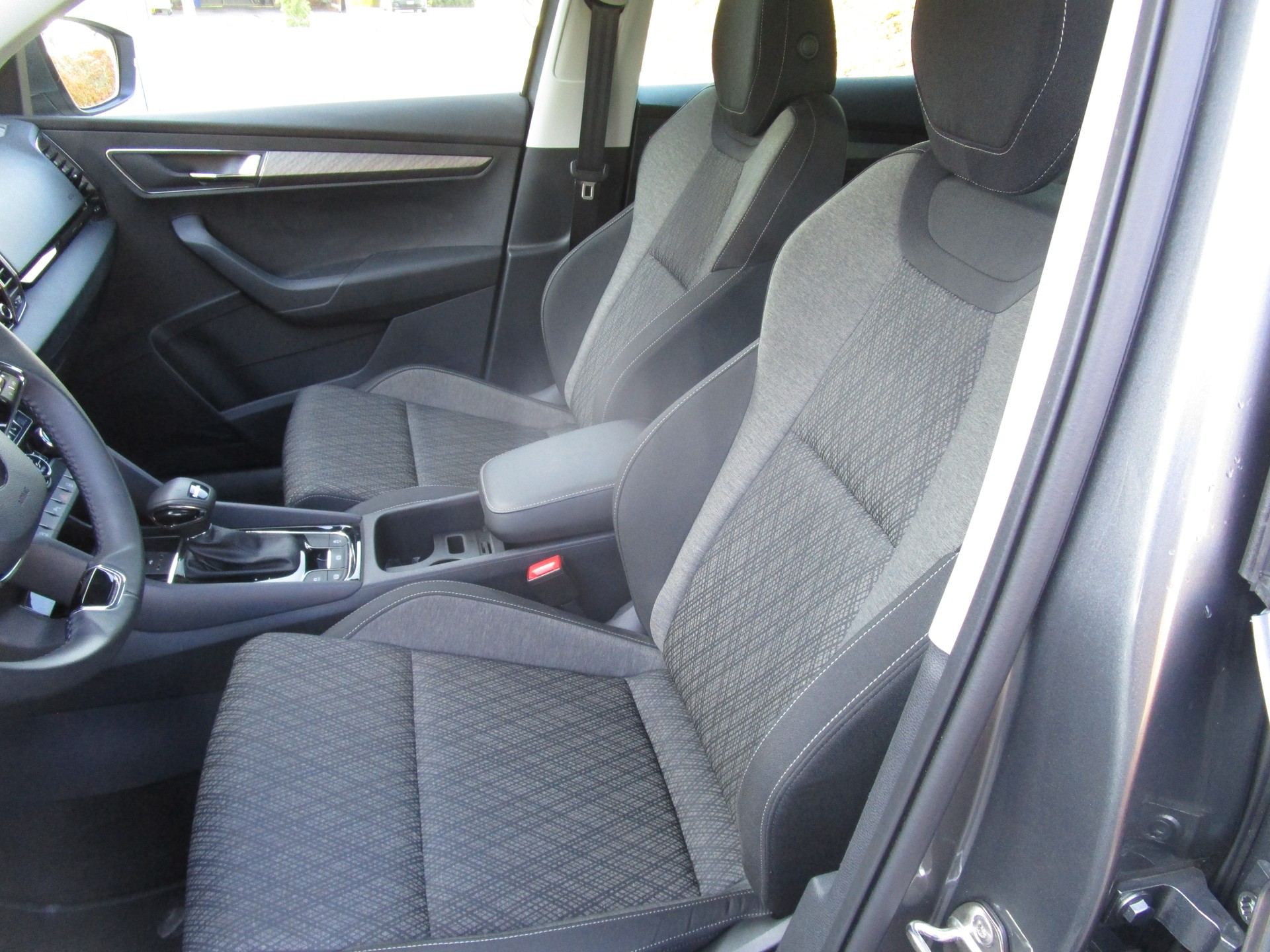 SKODA Karoq 1.5 TSI Selection DSG - 10