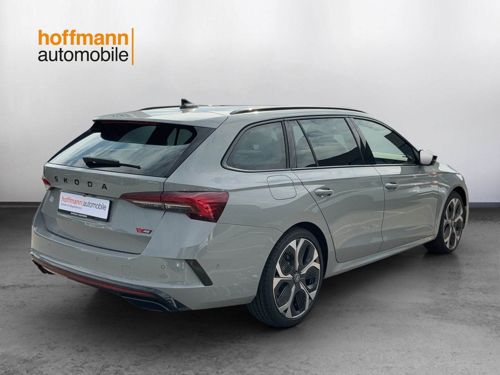 SKODA Octavia Combi 2.0 TSI DSG RS - 4