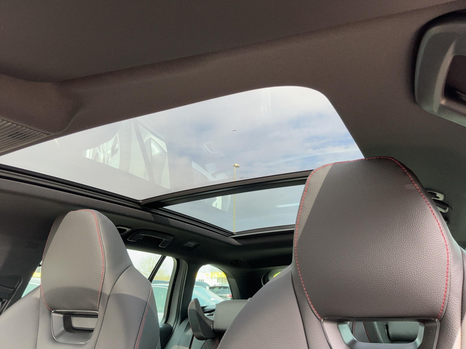 SKODA Octavia Combi 2.0 TSI DSG RS - 15