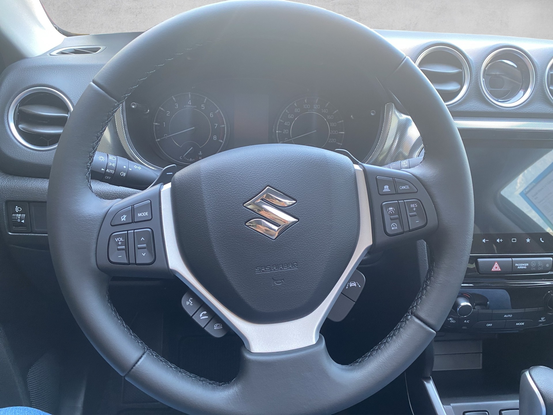 SUZUKI Vitara 1.4 Boosterjet Compact Top 4x4 Hybrid Automatic - 11