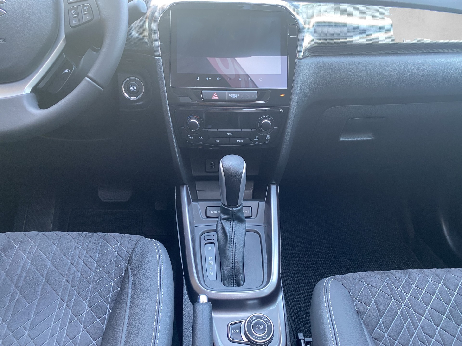 SUZUKI Vitara 1.4 Boosterjet Compact Top 4x4 Hybrid Automatic - 9