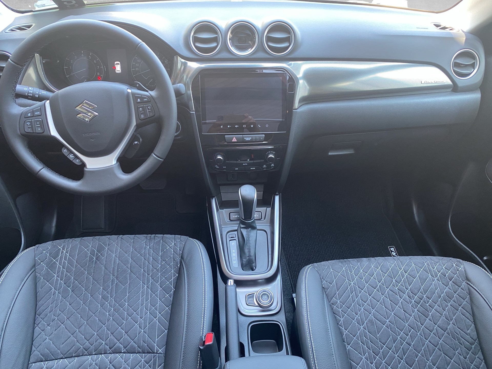 SUZUKI Vitara 1.4 Boosterjet Compact Top 4x4 Hybrid Automatic - 8
