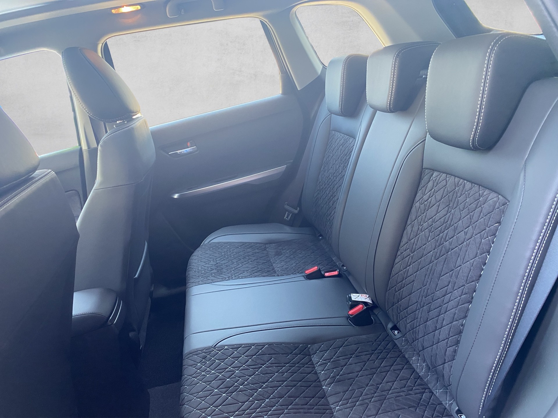 SUZUKI Vitara 1.4 Boosterjet Compact Top 4x4 Hybrid Automatic - 14