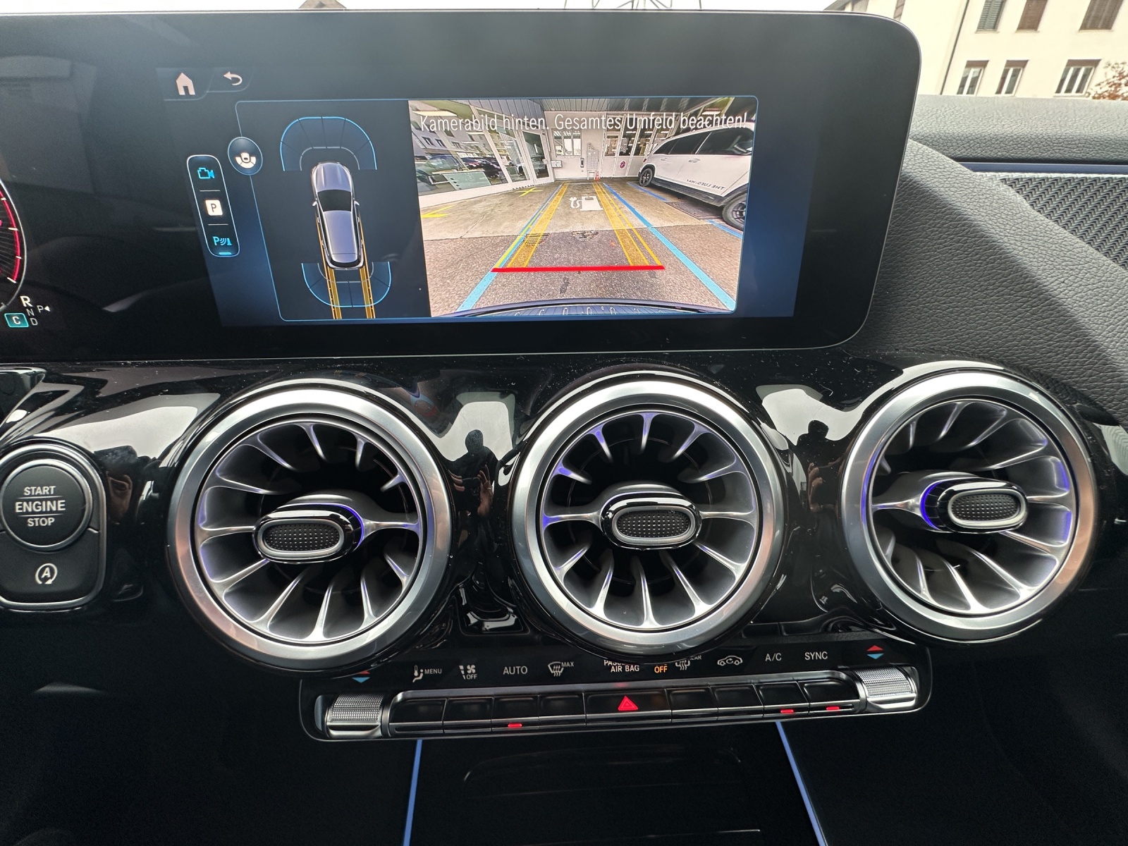 MERCEDES-BENZ GLA 180 7G-DCT - 14