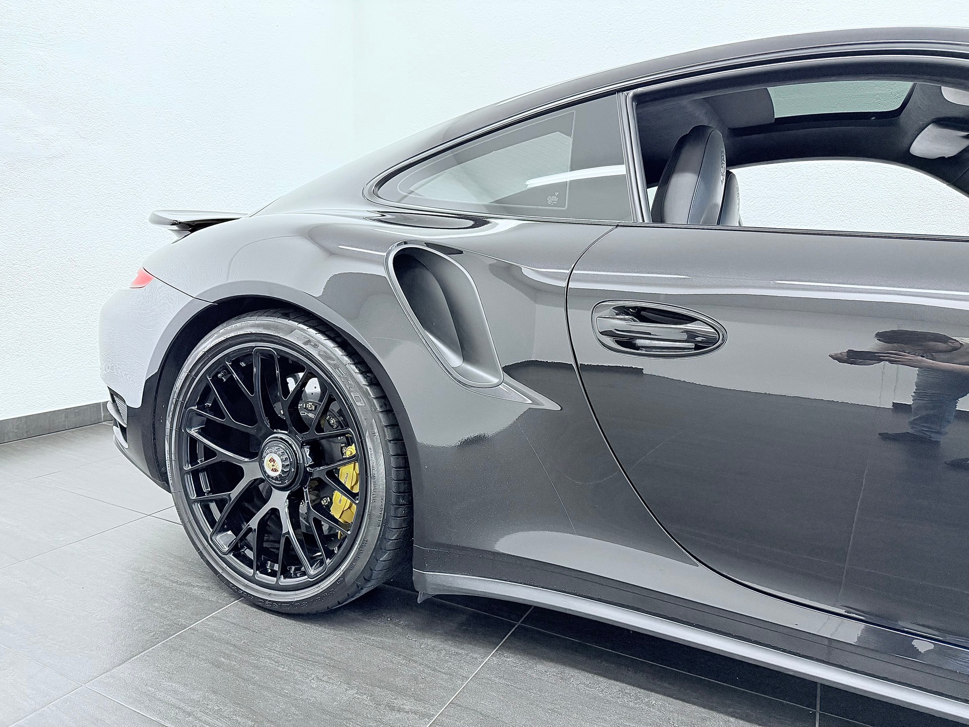 PORSCHE Turbo S - 5