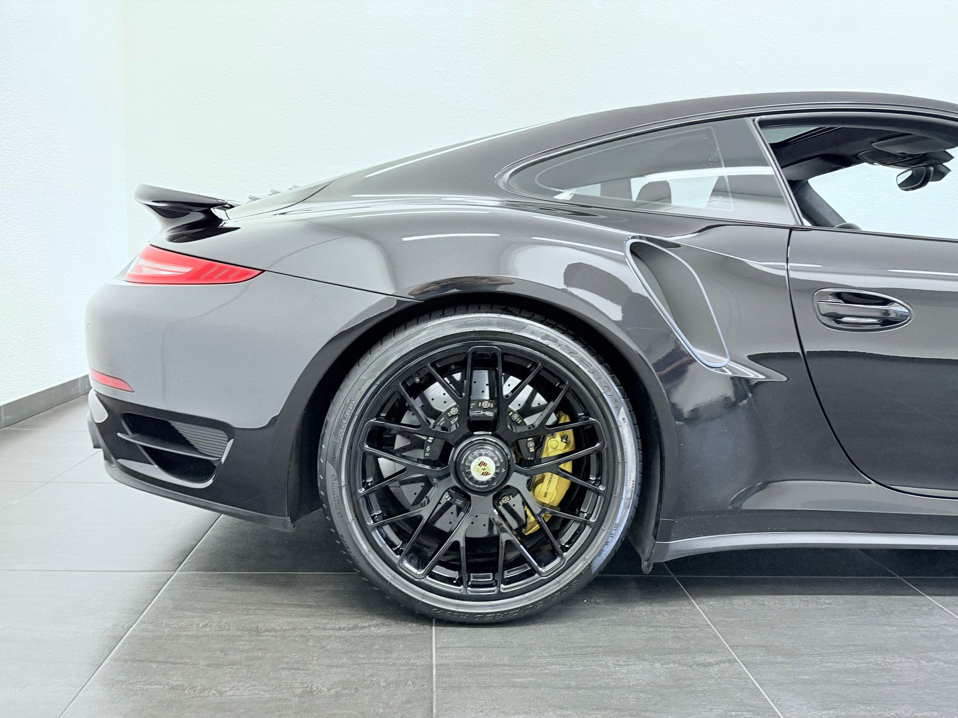 PORSCHE Turbo S - 6