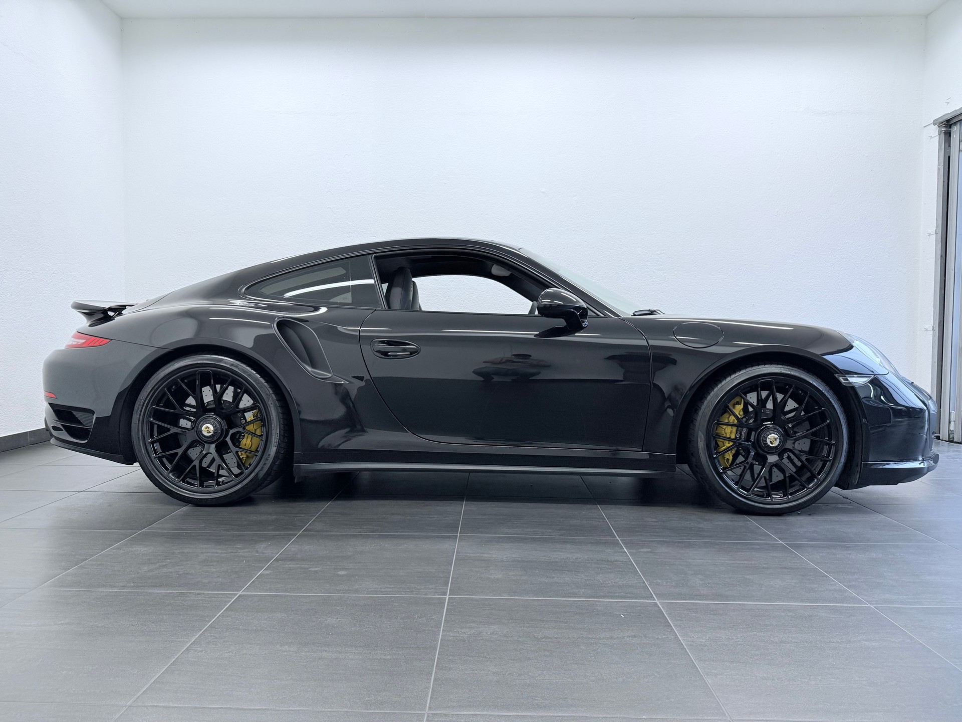 PORSCHE Turbo S - 4