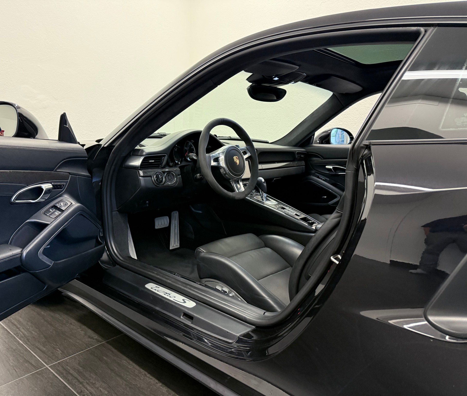 PORSCHE Turbo S - 13