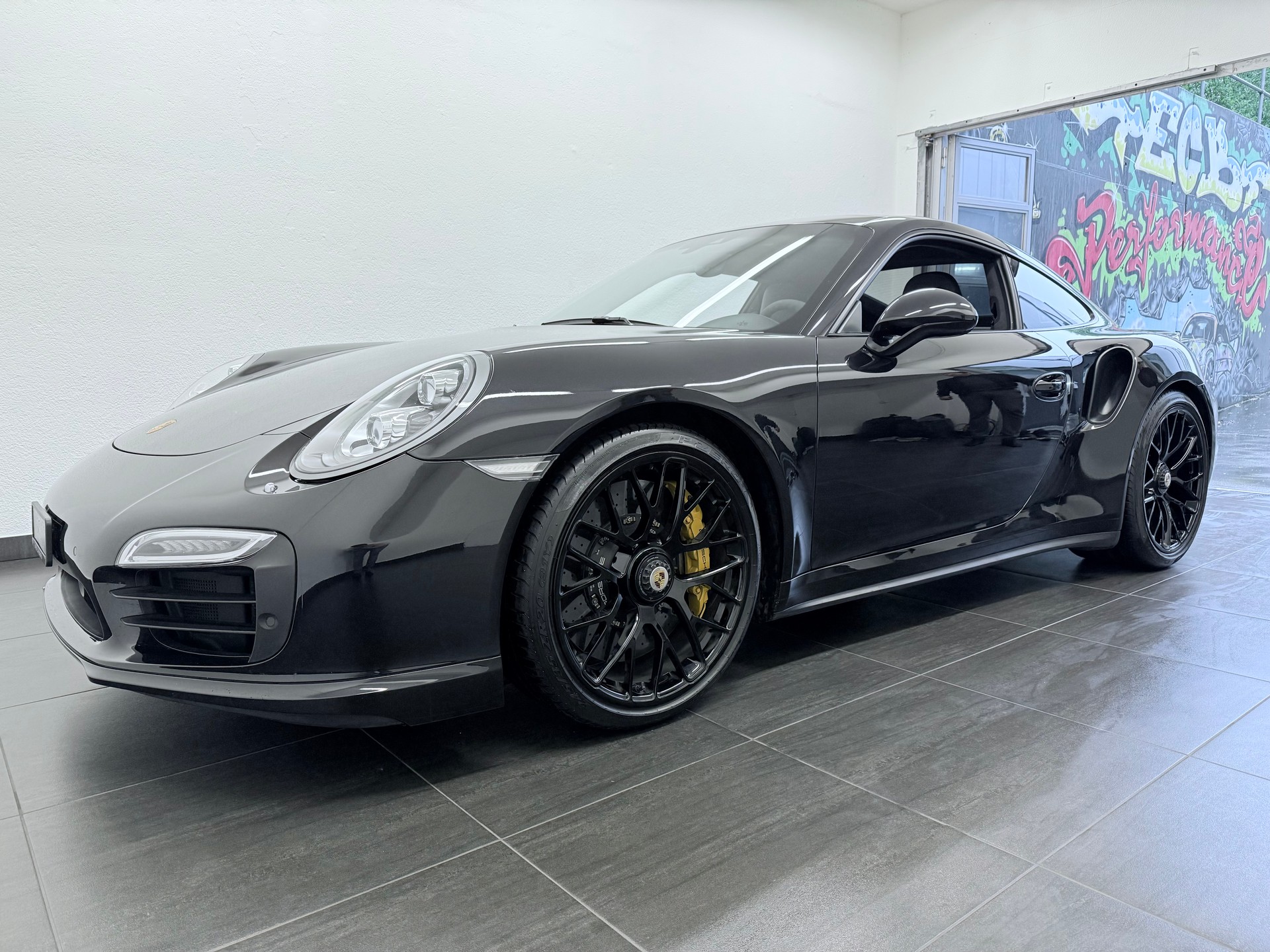 PORSCHE Turbo S - 8