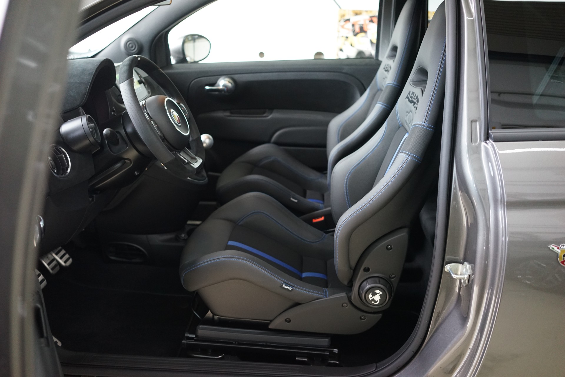 FIAT 695 1.4 16V Turbo Abarth Turismo - 25