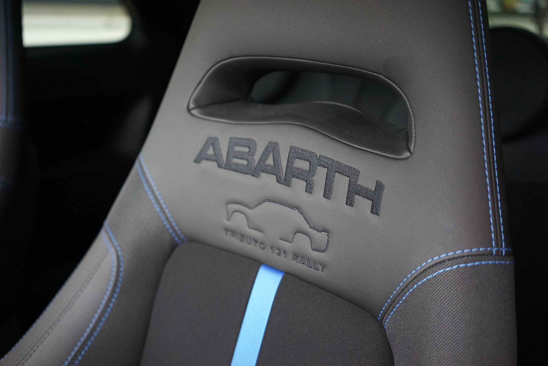 FIAT 695 1.4 16V Turbo Abarth Turismo - 23