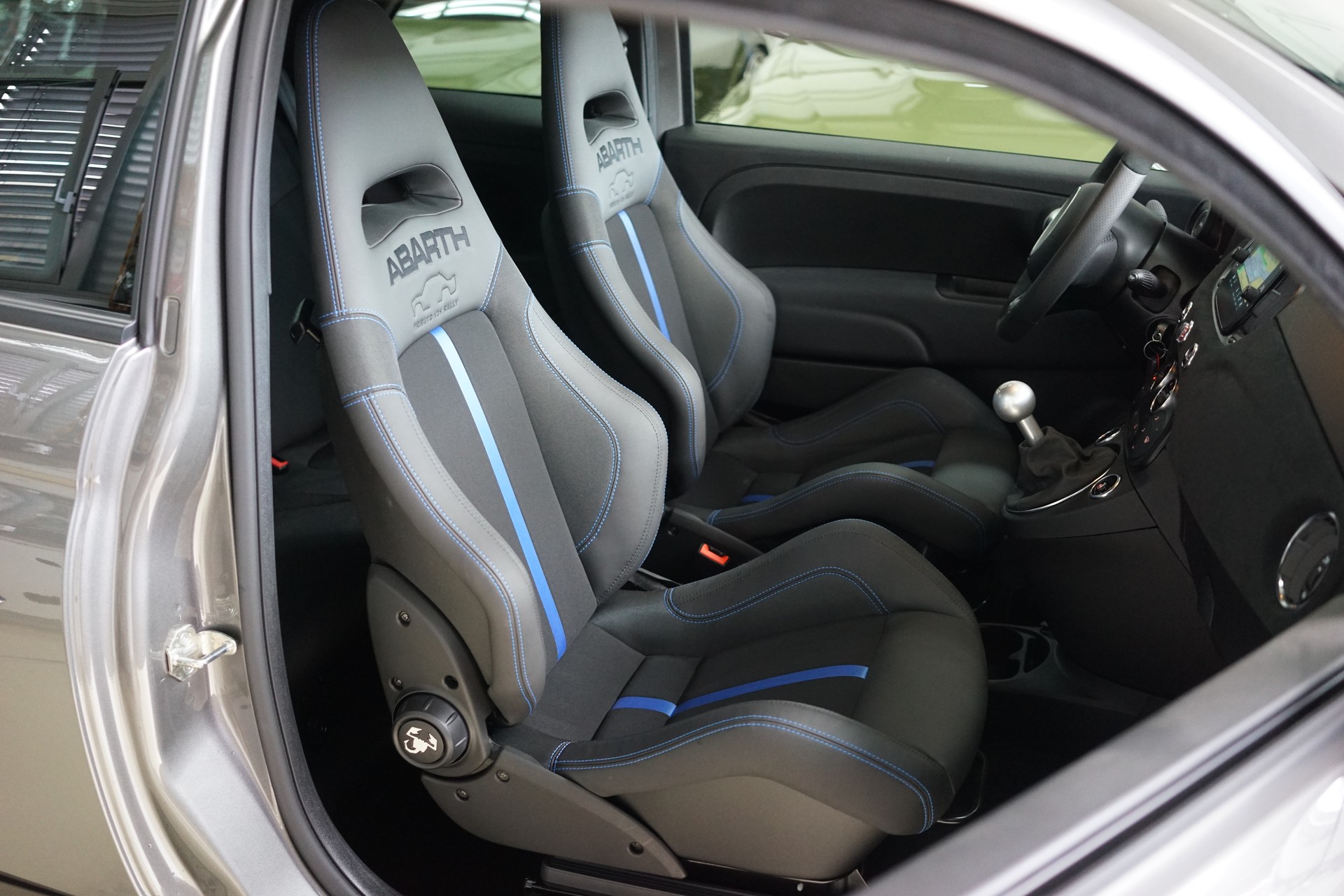 FIAT 695 1.4 16V Turbo Abarth Turismo - 32