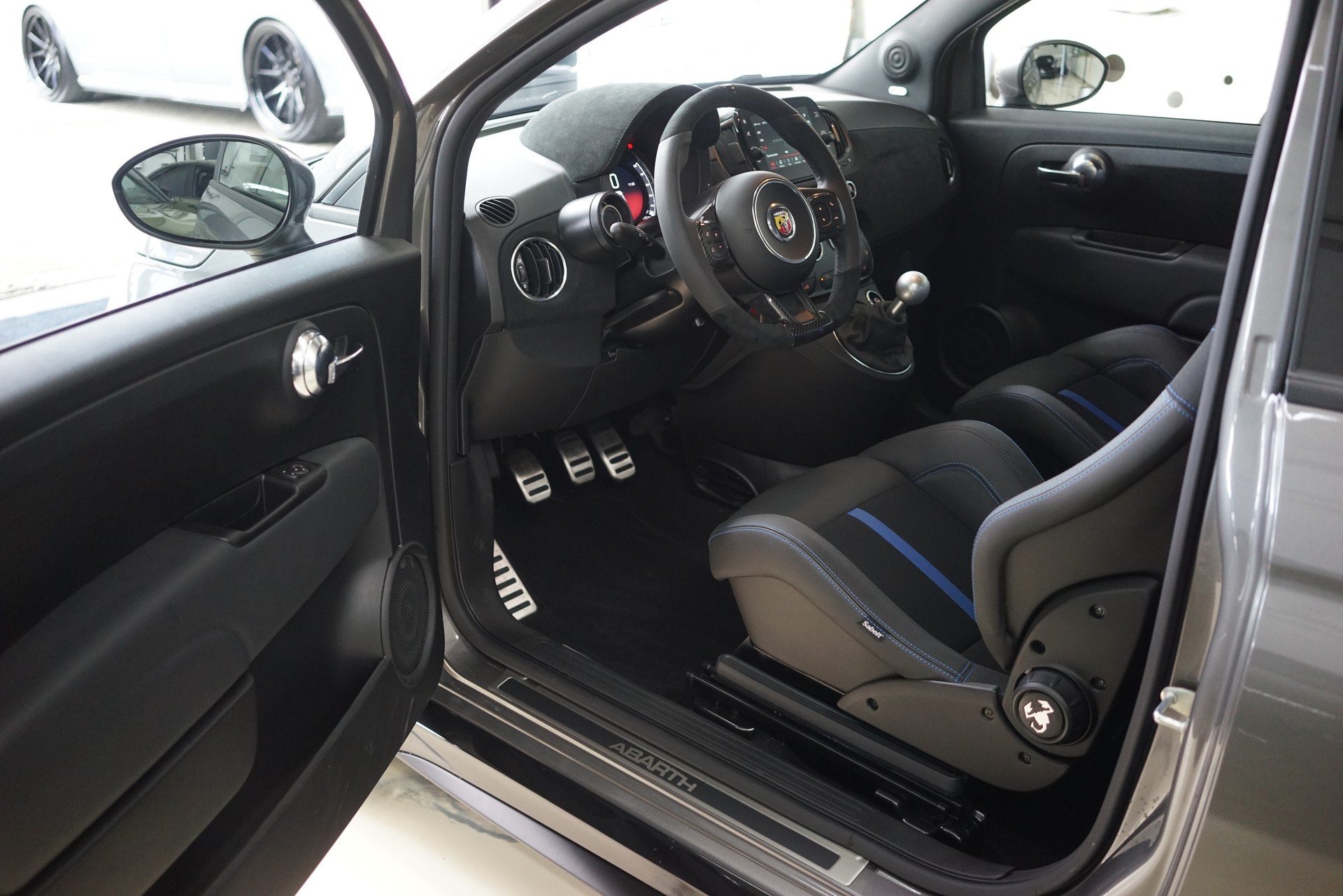 FIAT 695 1.4 16V Turbo Abarth Turismo - 18