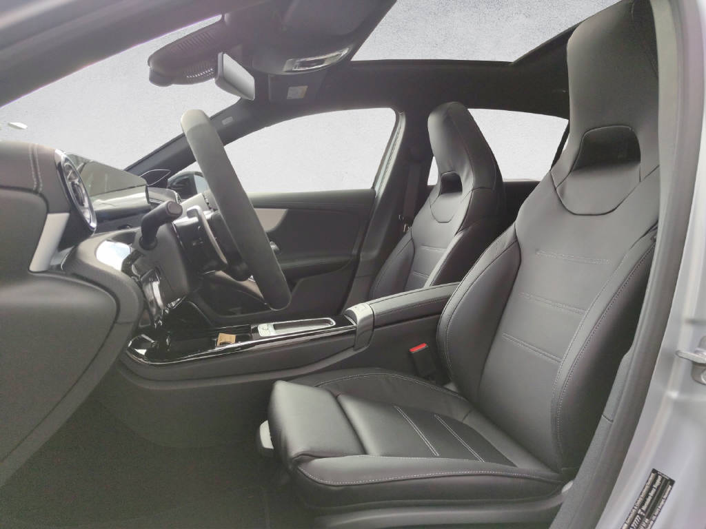 MERCEDES-BENZ A 45 S AMG 4matic+ - 10