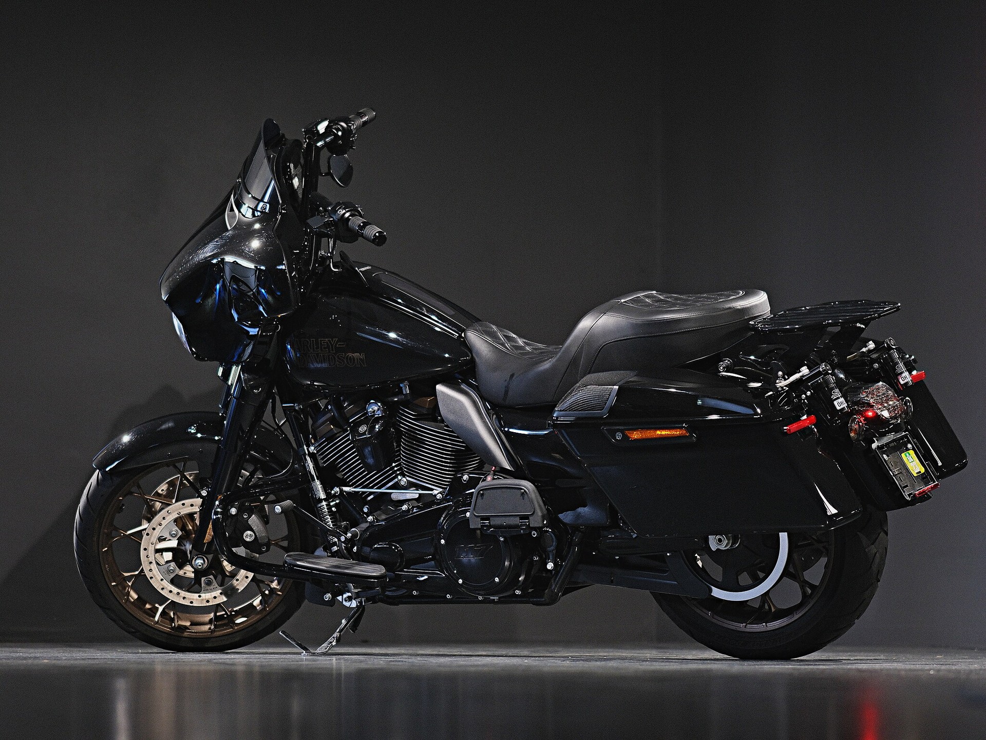 HARLEY-DAVIDSON Street Glide ST 117 - 4