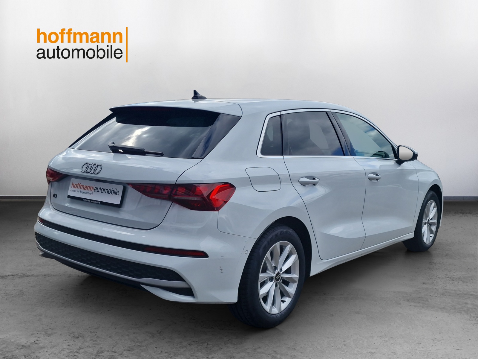 AUDI A3 Sportback TFSI 110 kW Attraction S tronic - 4