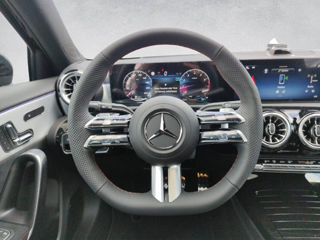 MERCEDES-BENZ A 250 AMG Line 4Matic - 12