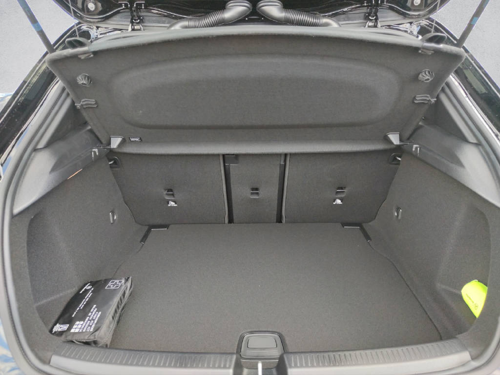 MERCEDES-BENZ A 250 AMG Line 4Matic - 8