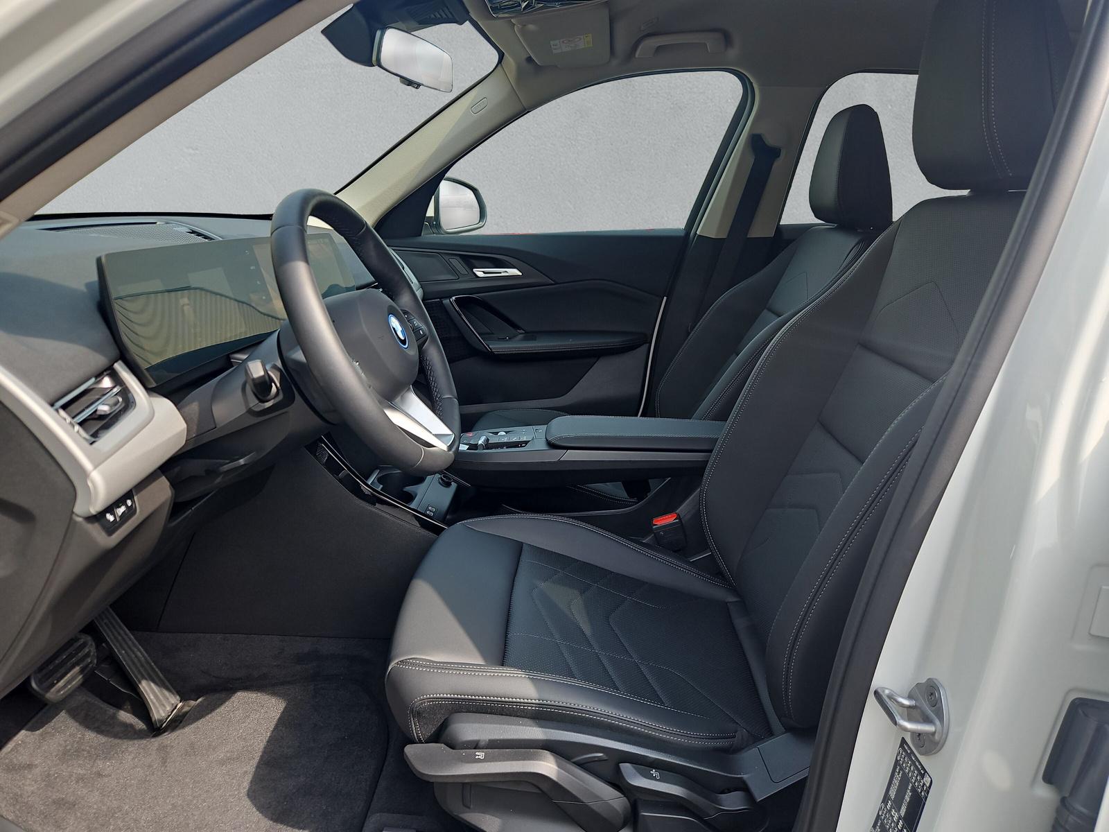 BMW iX1 20 eDrive U11 (CH) AHK 📍 - 11