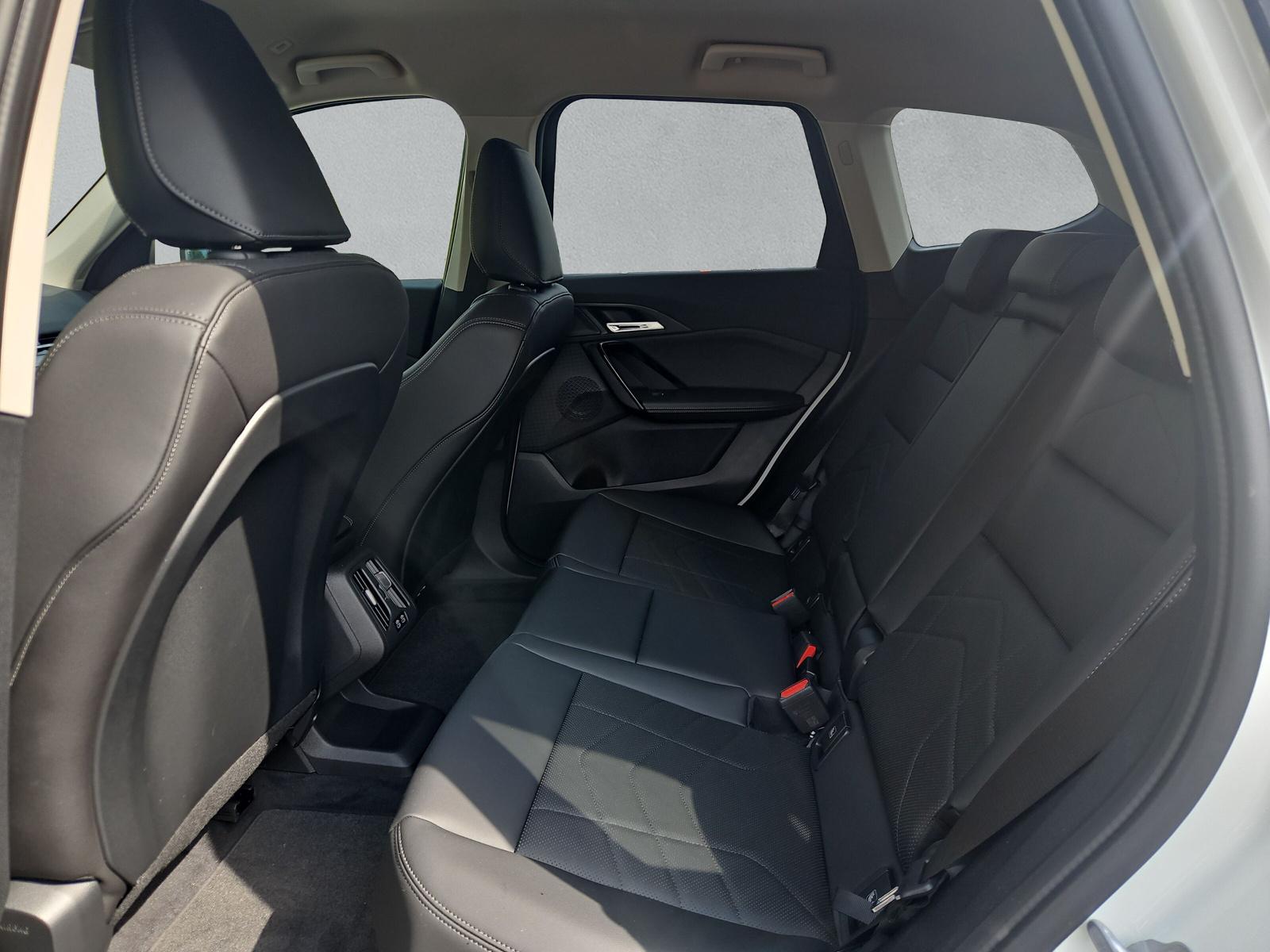 BMW iX1 20 eDrive U11 (CH) AHK 📍 - 12