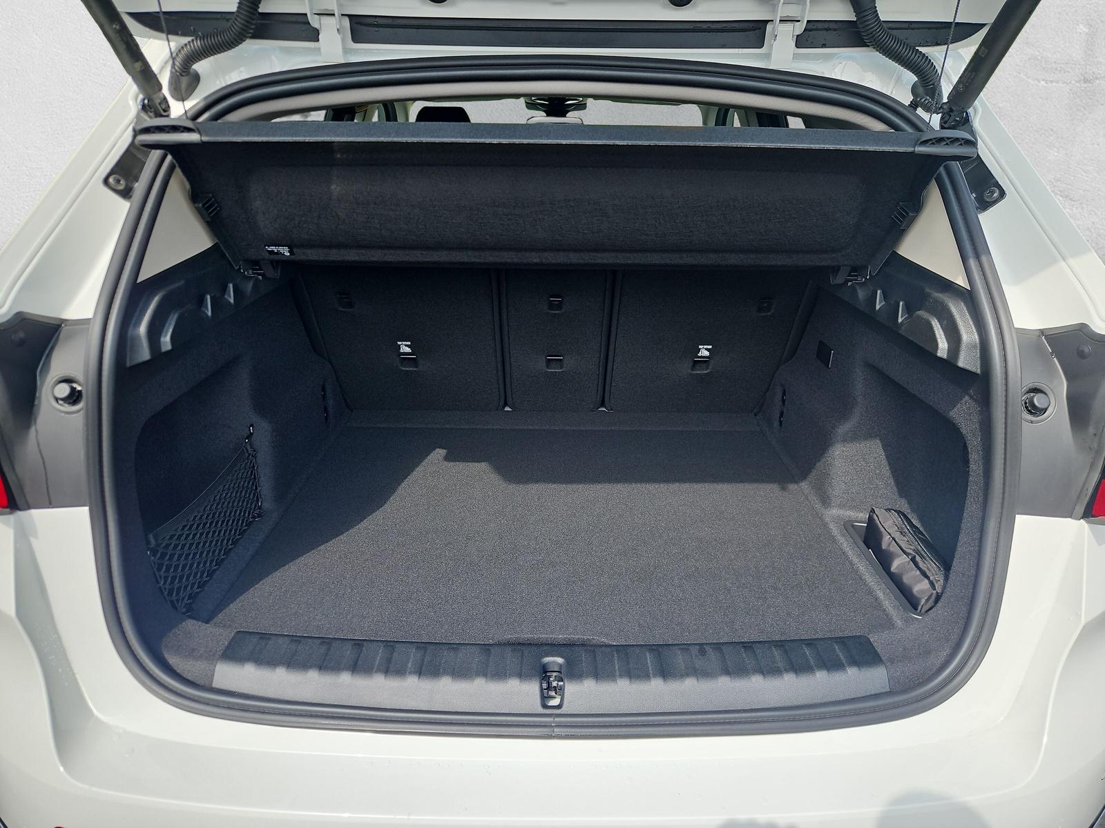 BMW iX1 20 eDrive U11 (CH) AHK 📍 - 10