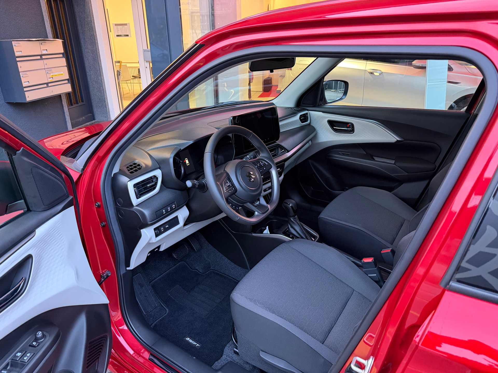 SUZUKI Swift 1.2 Sakura Top Hybrid - 9