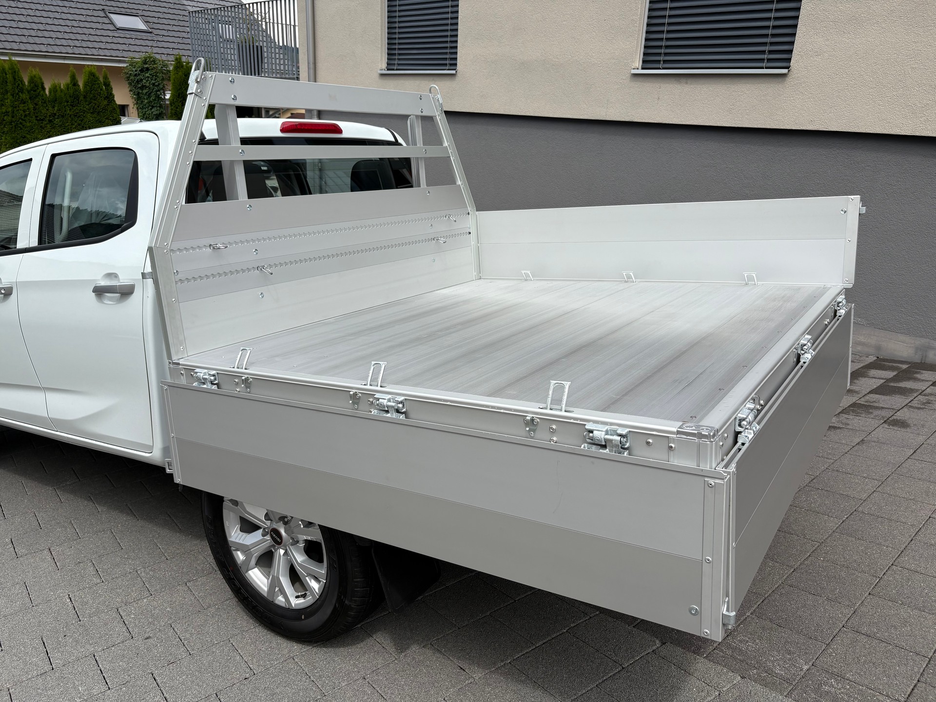 ISUZU D-MAX 1.9 CrewCab N60BB 4x4 AT - 1