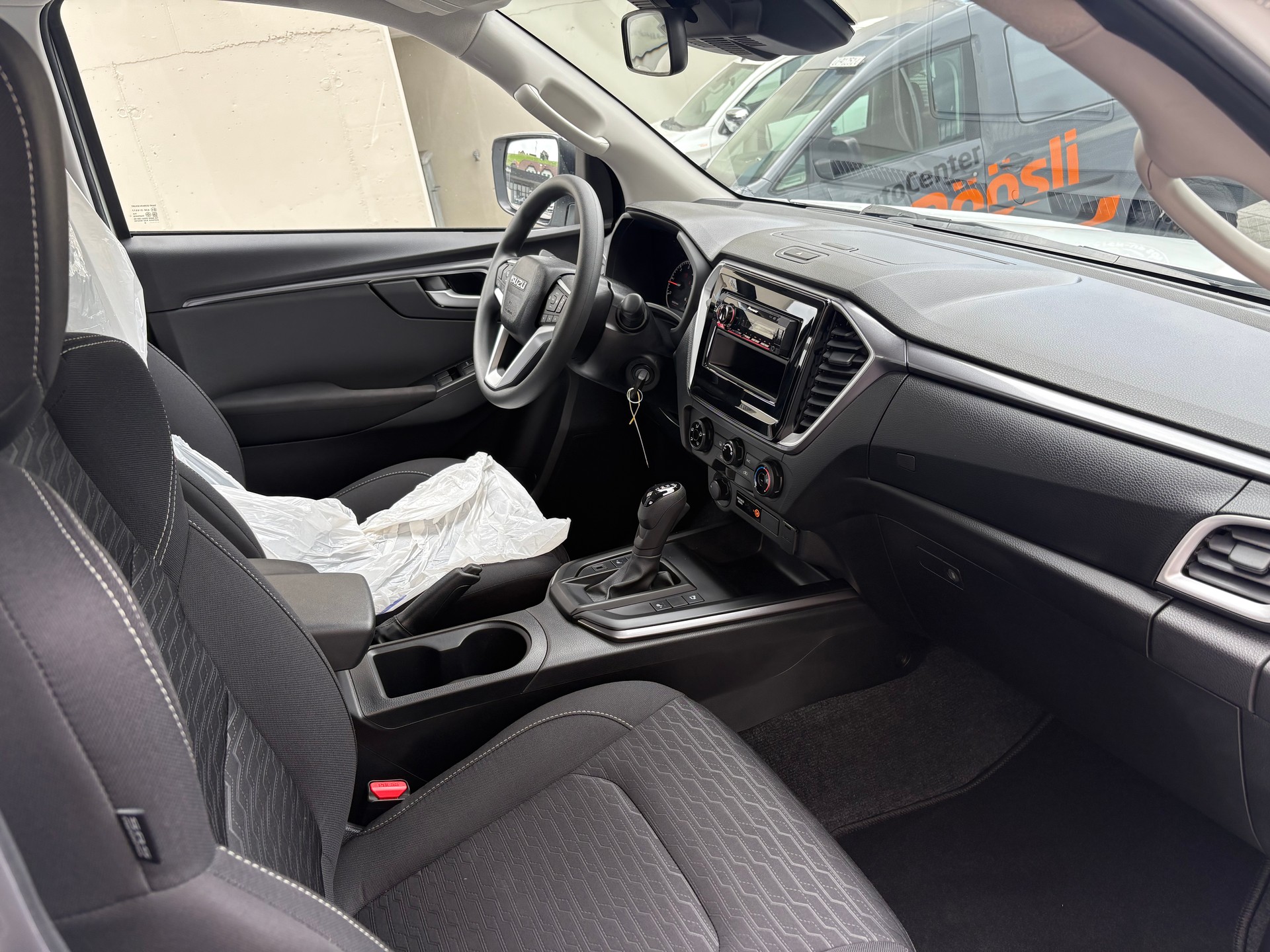 ISUZU D-MAX 1.9 CrewCab N60BB 4x4 AT - 9