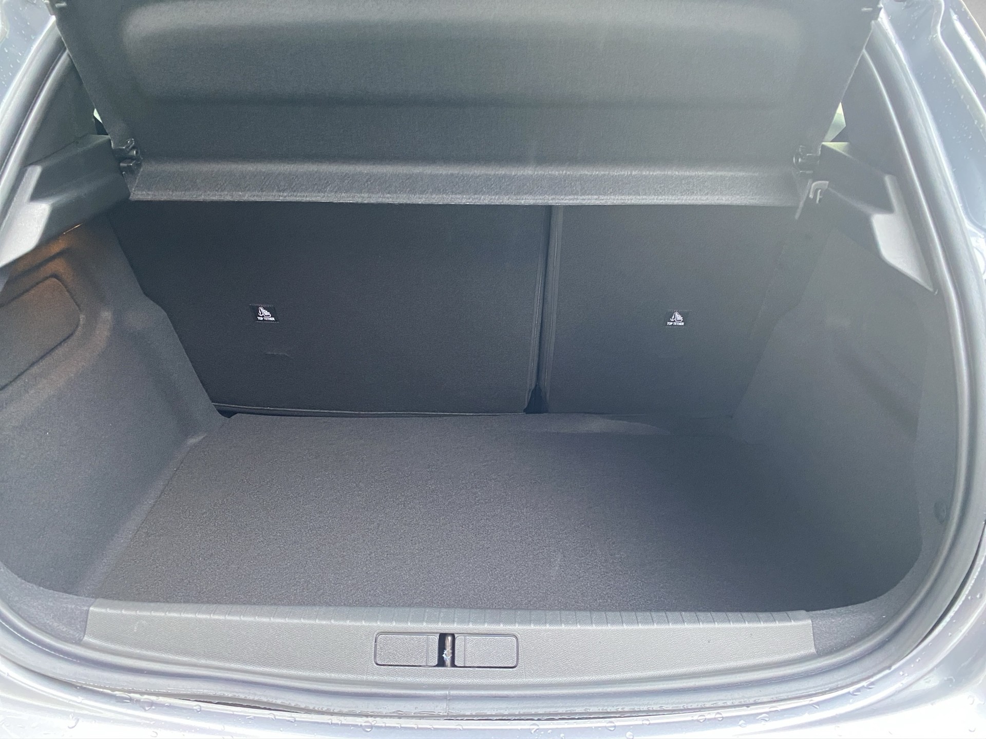 PEUGEOT 208 1.2 MHEV Allure - 16