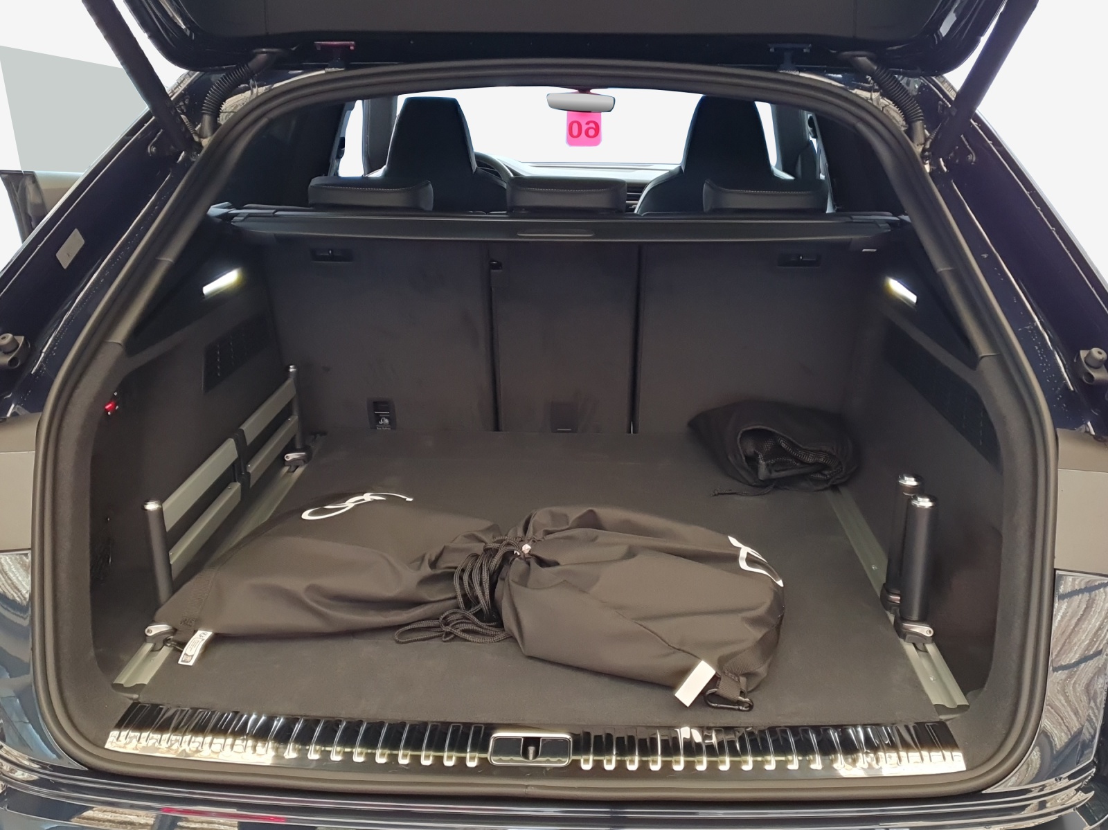 AUDI Q8 SUV TFSI e quattro 290 kW Attraction tiptronic - 13