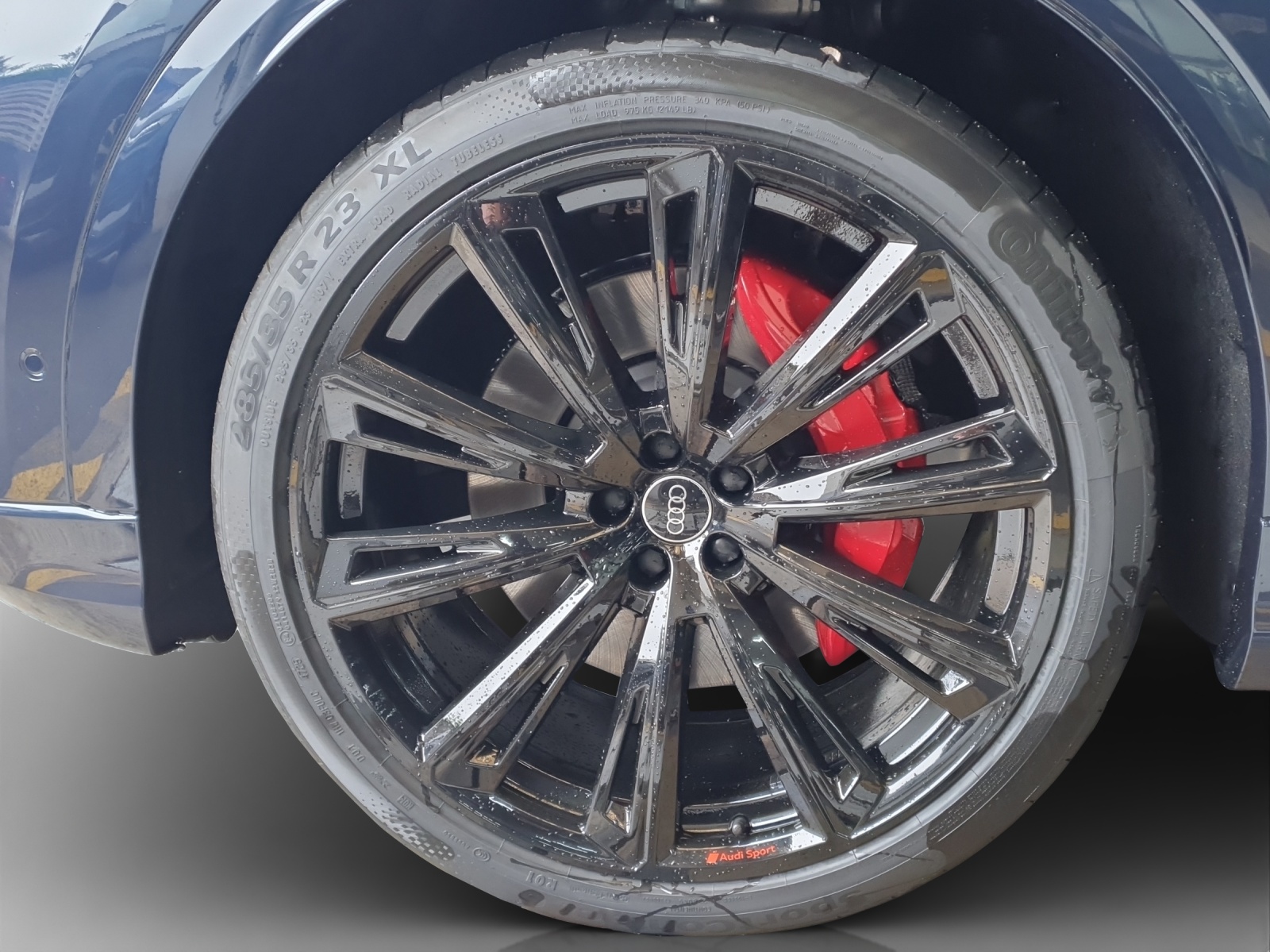 AUDI Q8 SUV TFSI e quattro 290 kW Attraction tiptronic - 14