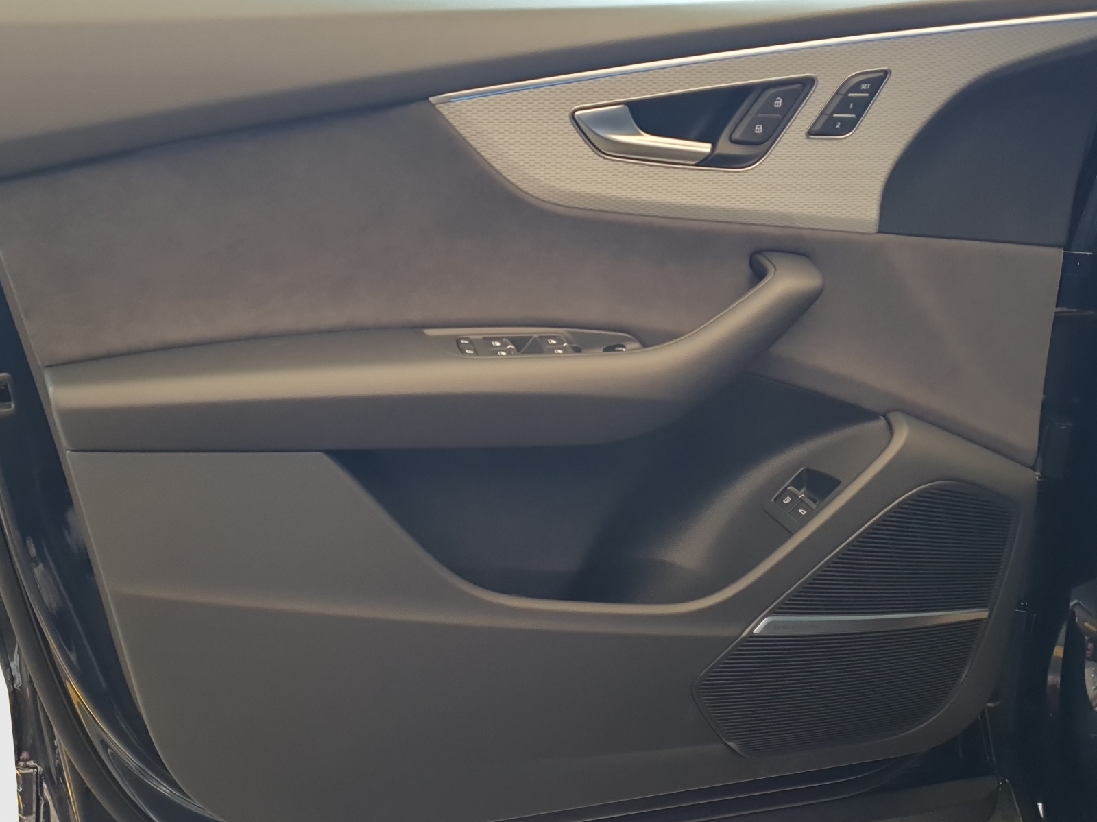 AUDI Q8 SUV TFSI e quattro 290 kW Attraction tiptronic - 15