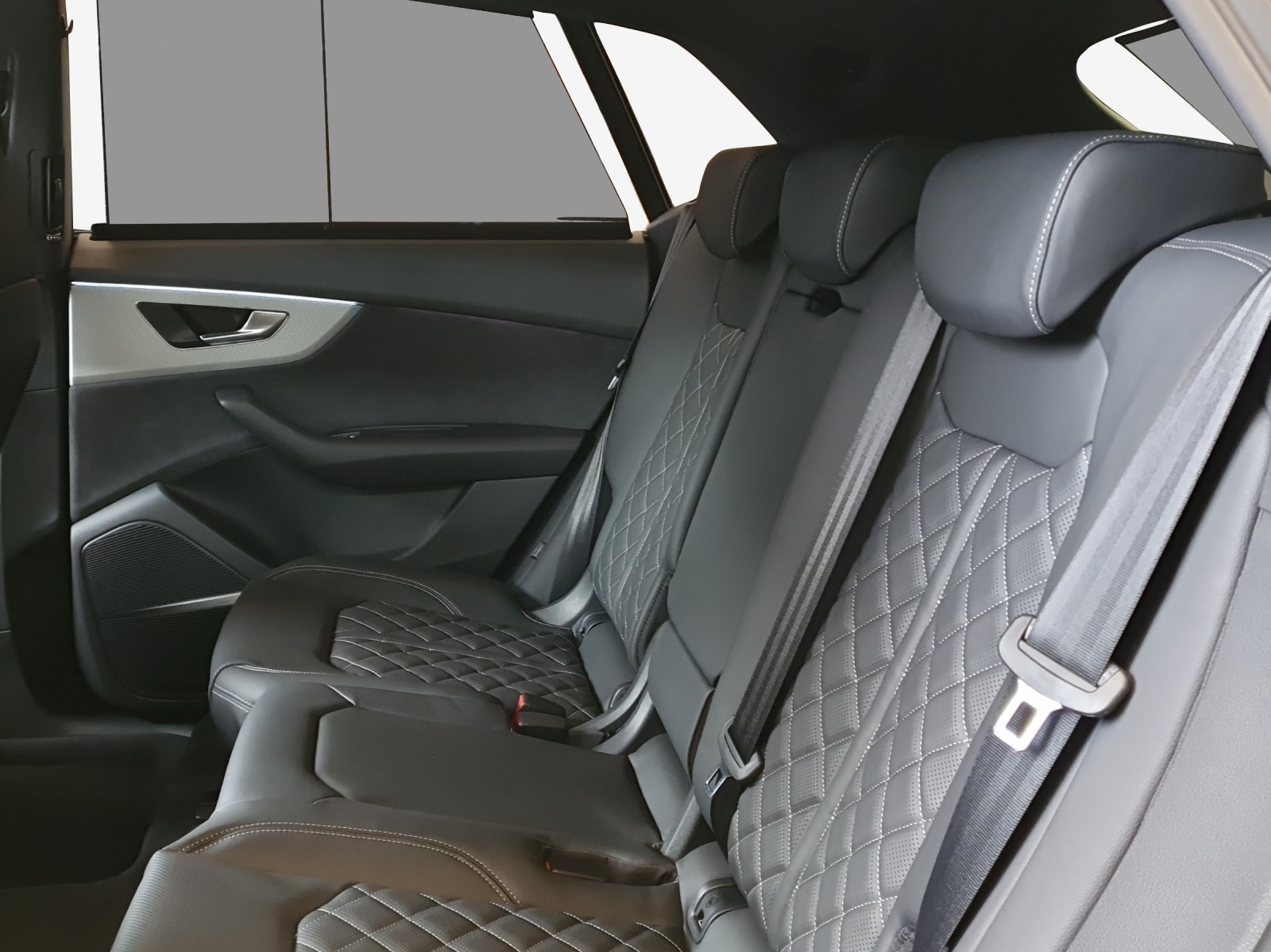 AUDI Q8 SUV TFSI e quattro 290 kW Attraction tiptronic - 12