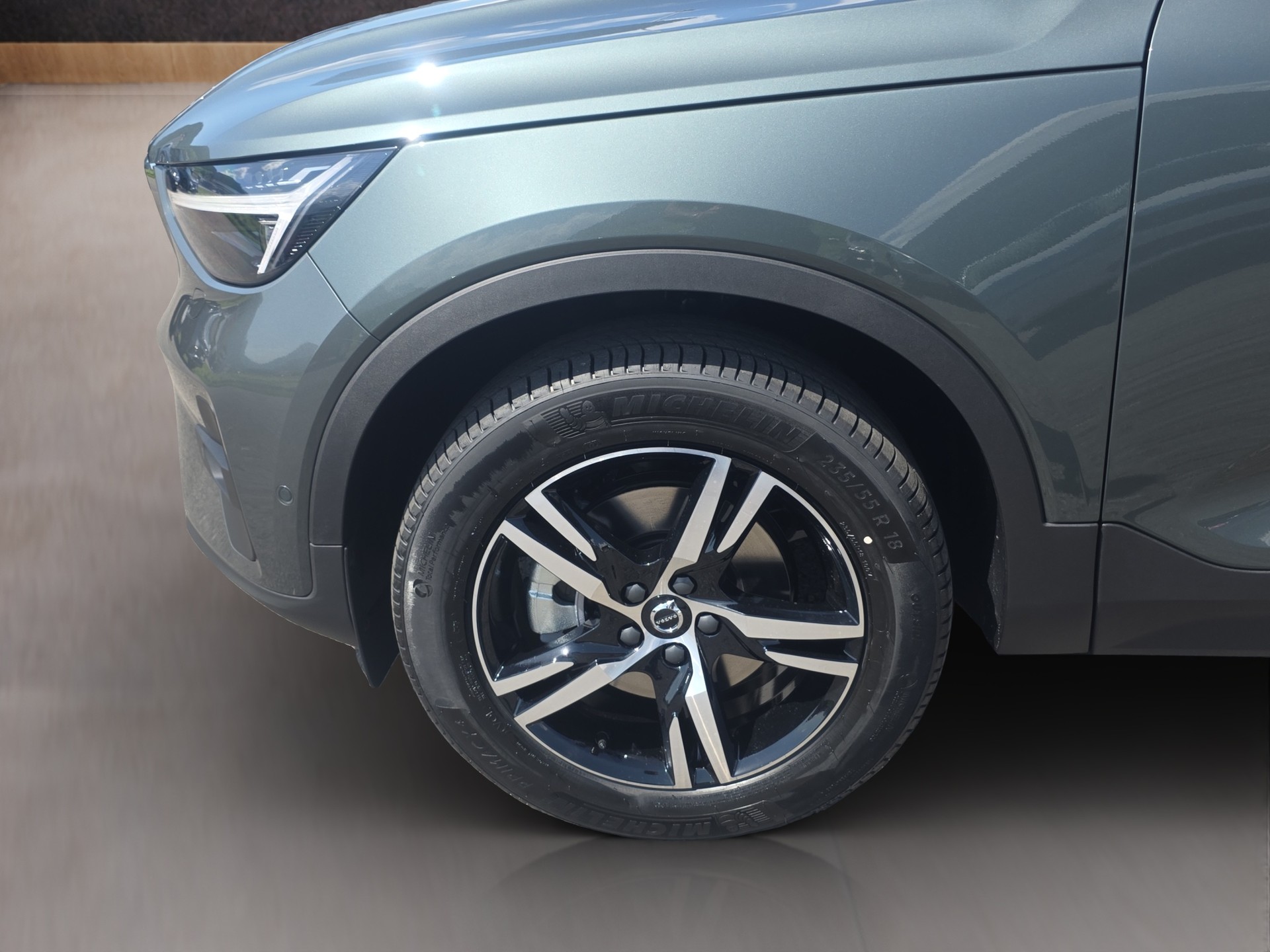 VOLVO XC40 2.0 B3 MH Core - 10