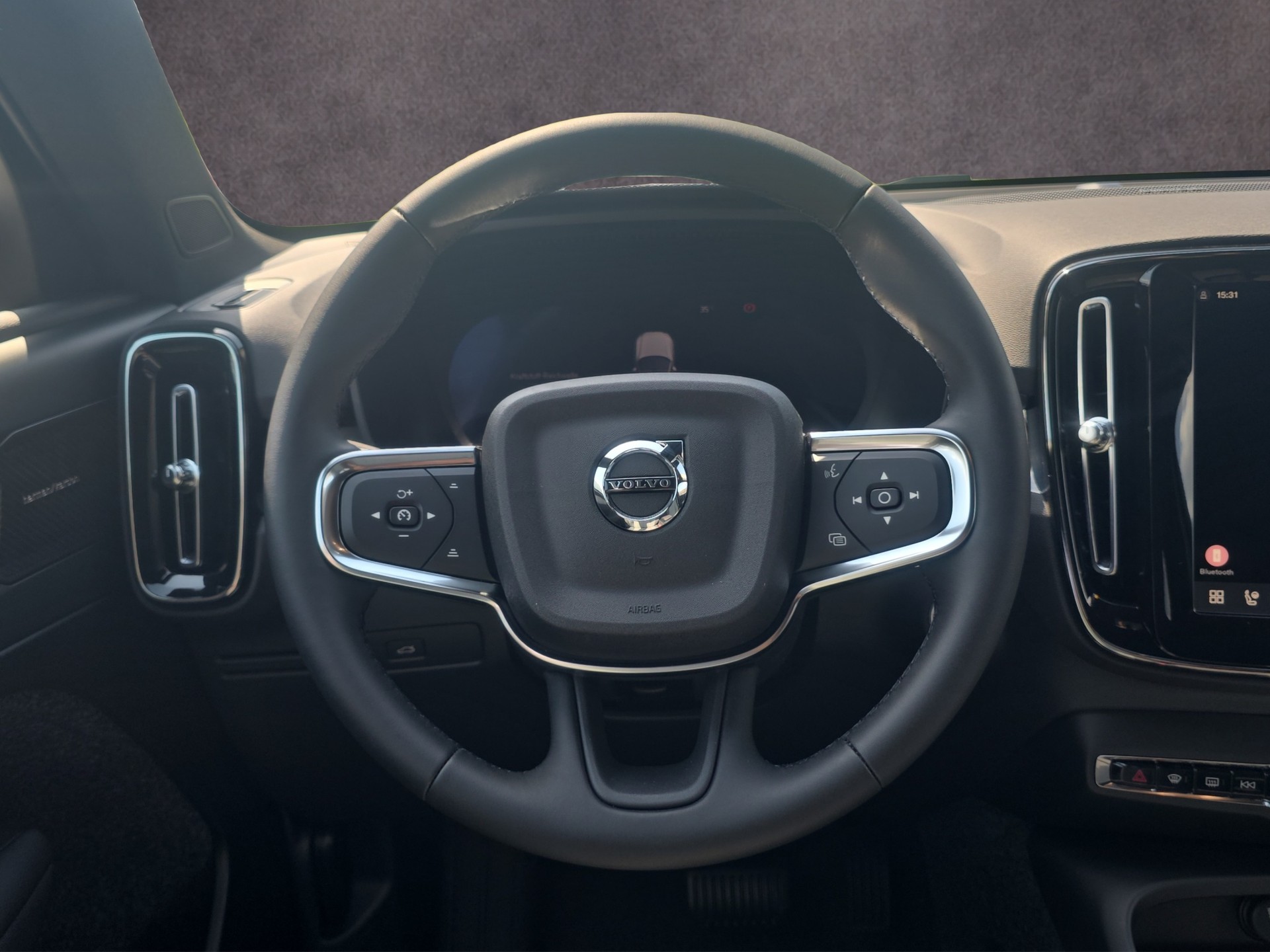 VOLVO XC40 2.0 B3 MH Core - 17