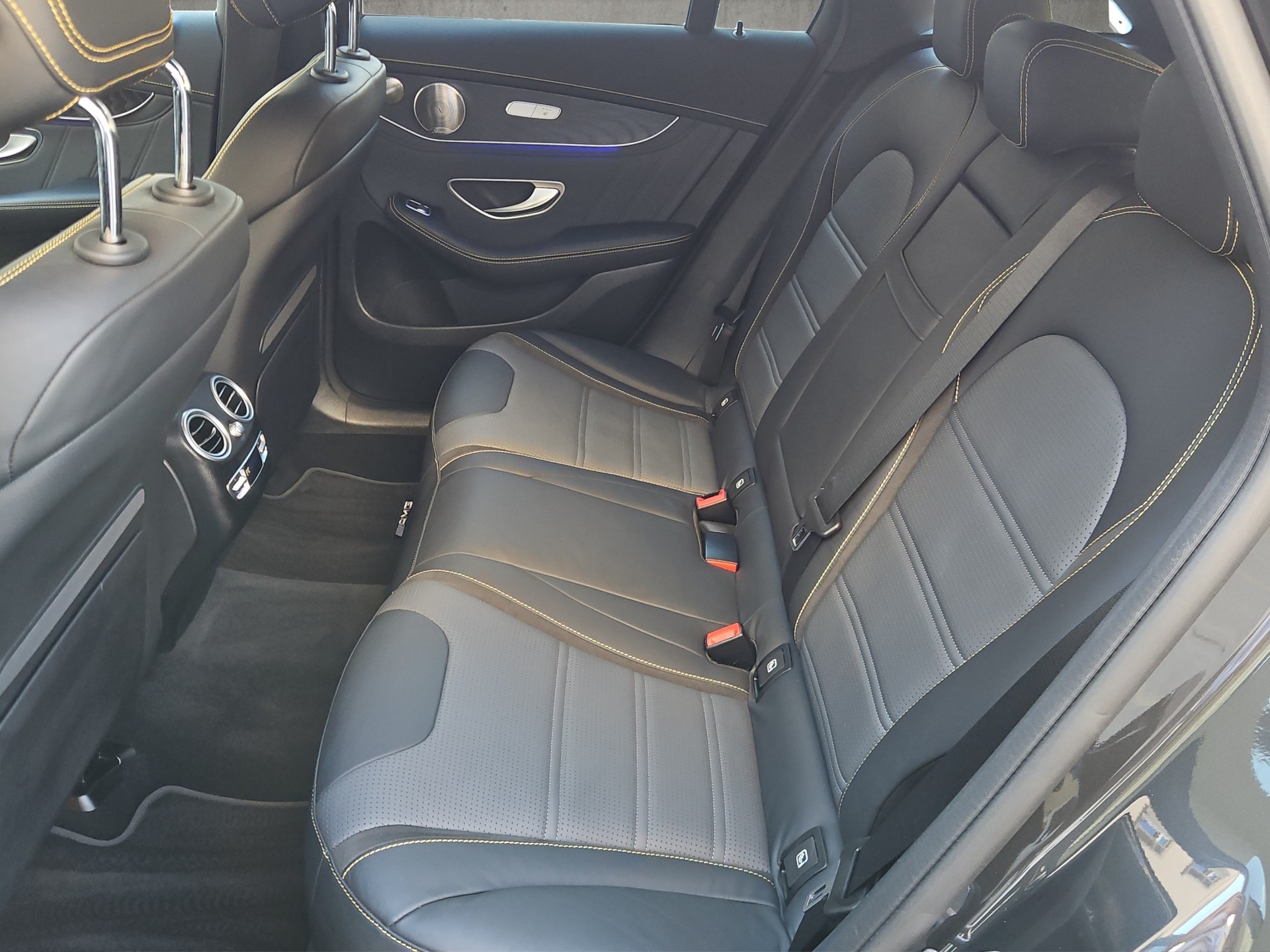 MERCEDES-BENZ GLC 63 AMG 4m+ - 11
