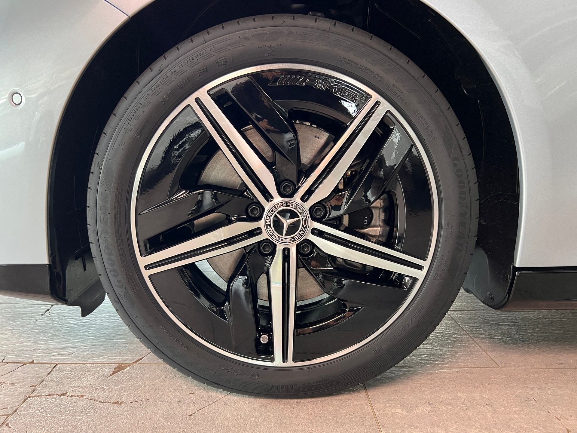 MERCEDES-BENZ CLA 350 4 Matic 85 kWh EQ - 6