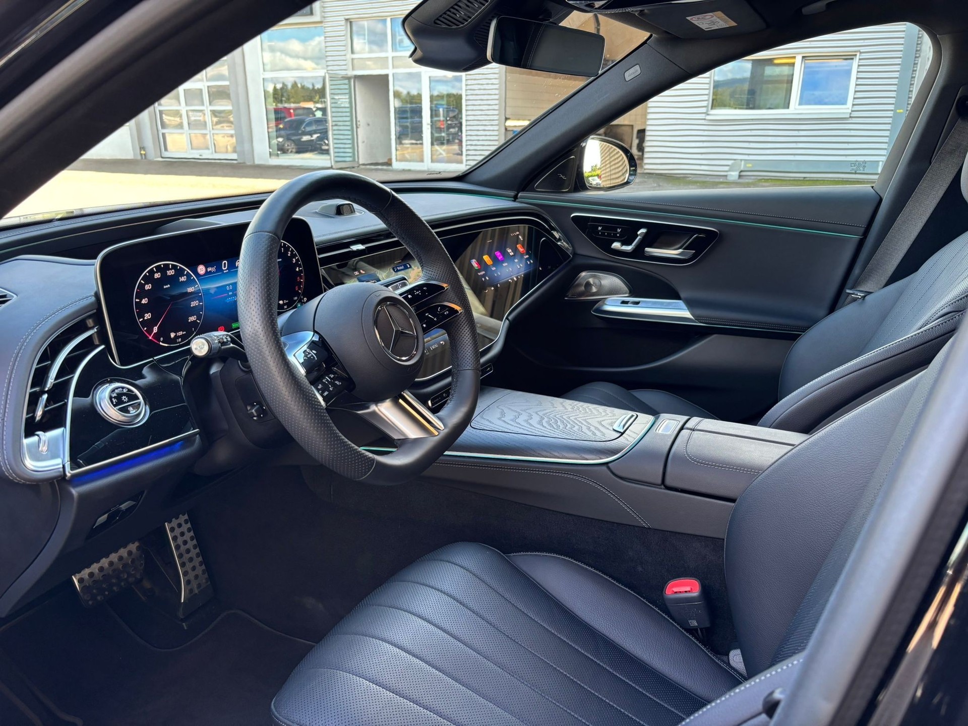 MERCEDES-BENZ E 300 de AMG-Line 4Matic Kombi - 7