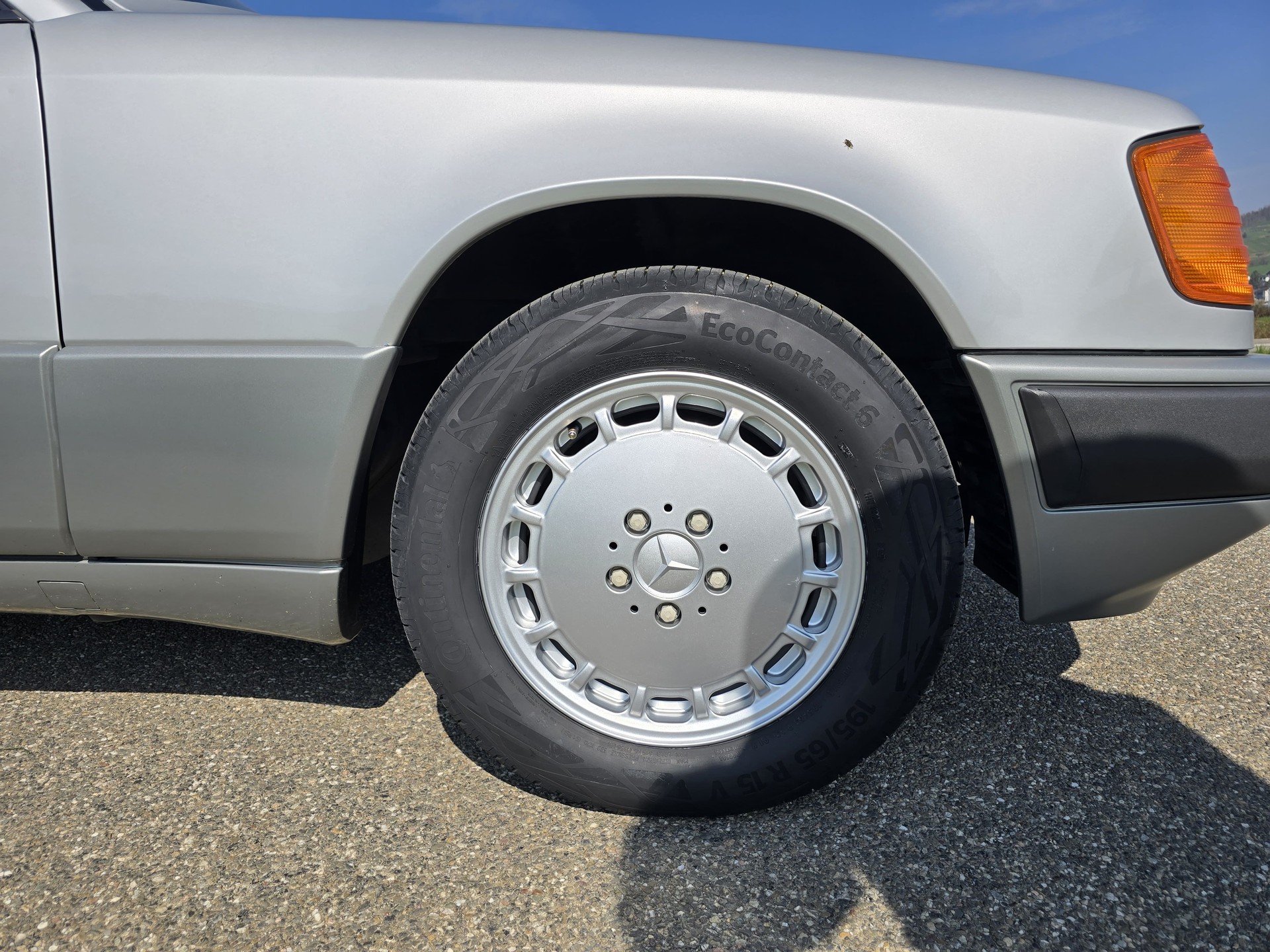 MERCEDES-BENZ 230 - 17